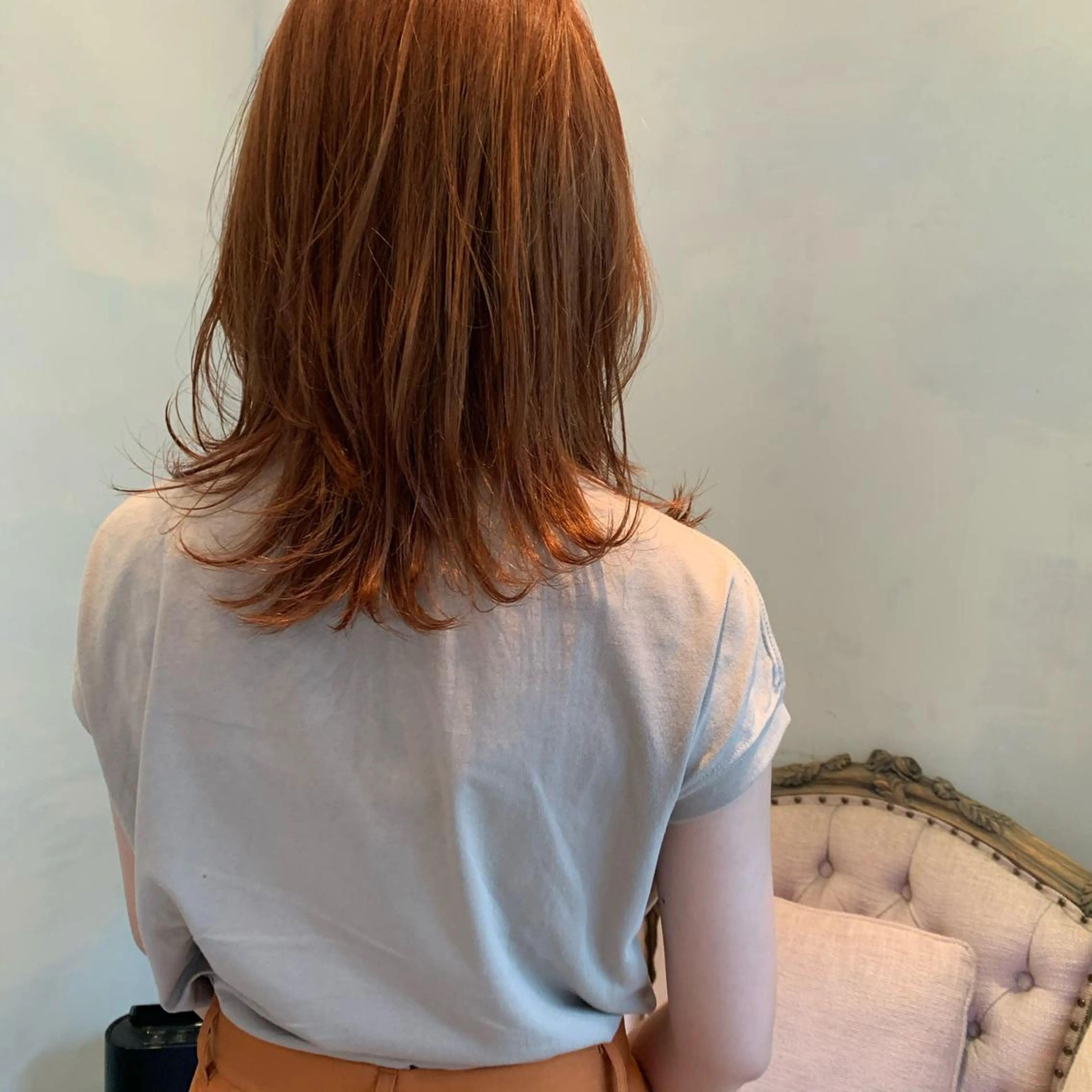 ロング カラー SAKINO． ベージュカラーのヘアスタイル