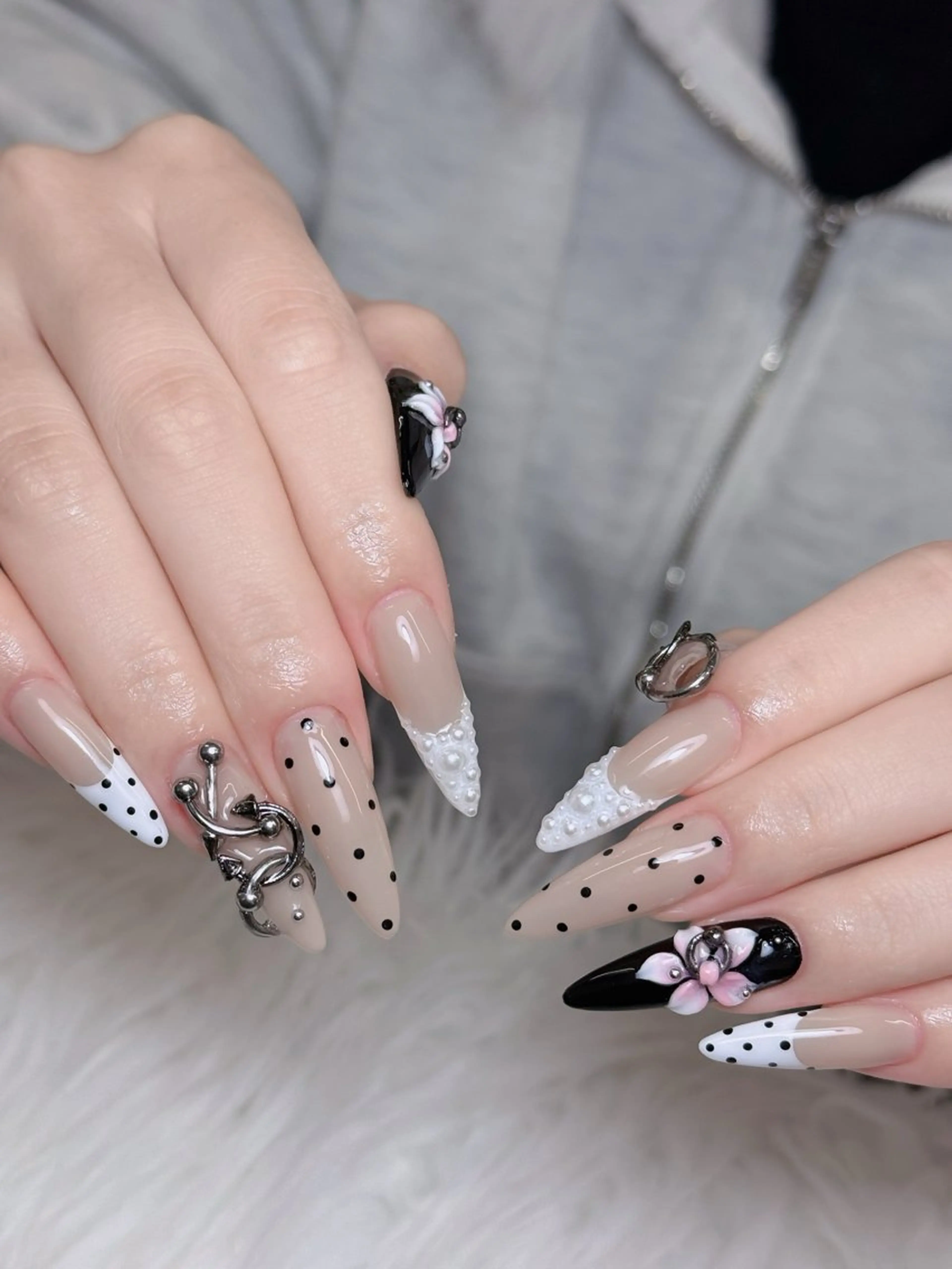 ネイル オーロラネイル チークネイル 長さ出し フレンチネイル 韓国ネイル ハンドネイル Lumi Shinokuboのネイルデザイン