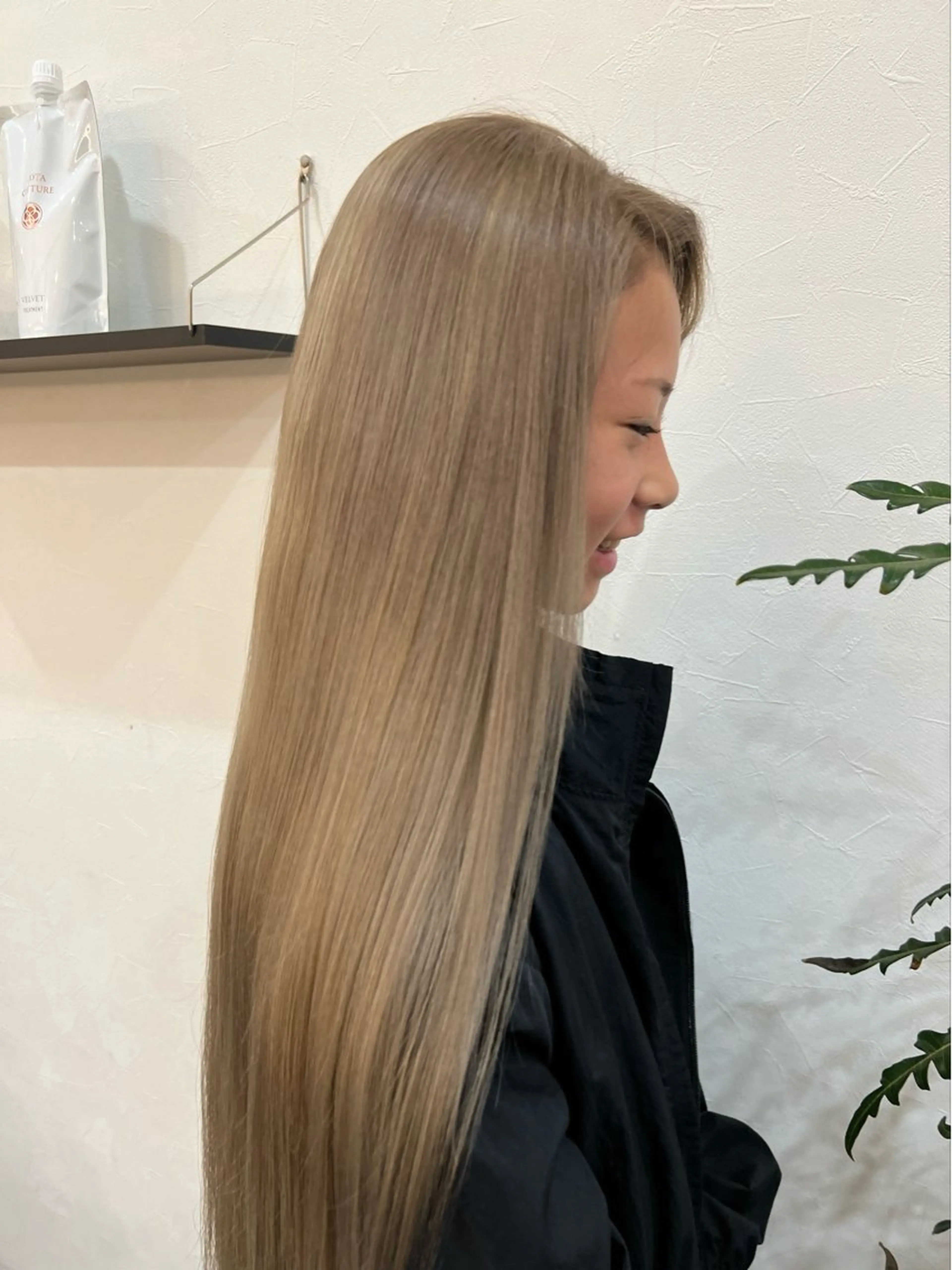 ロング カラー キッズ ショートボブ バレイヤージュ ブリーチ ケアブリーチ 透明感カラー 村岡 芽衣のヘアスタイル