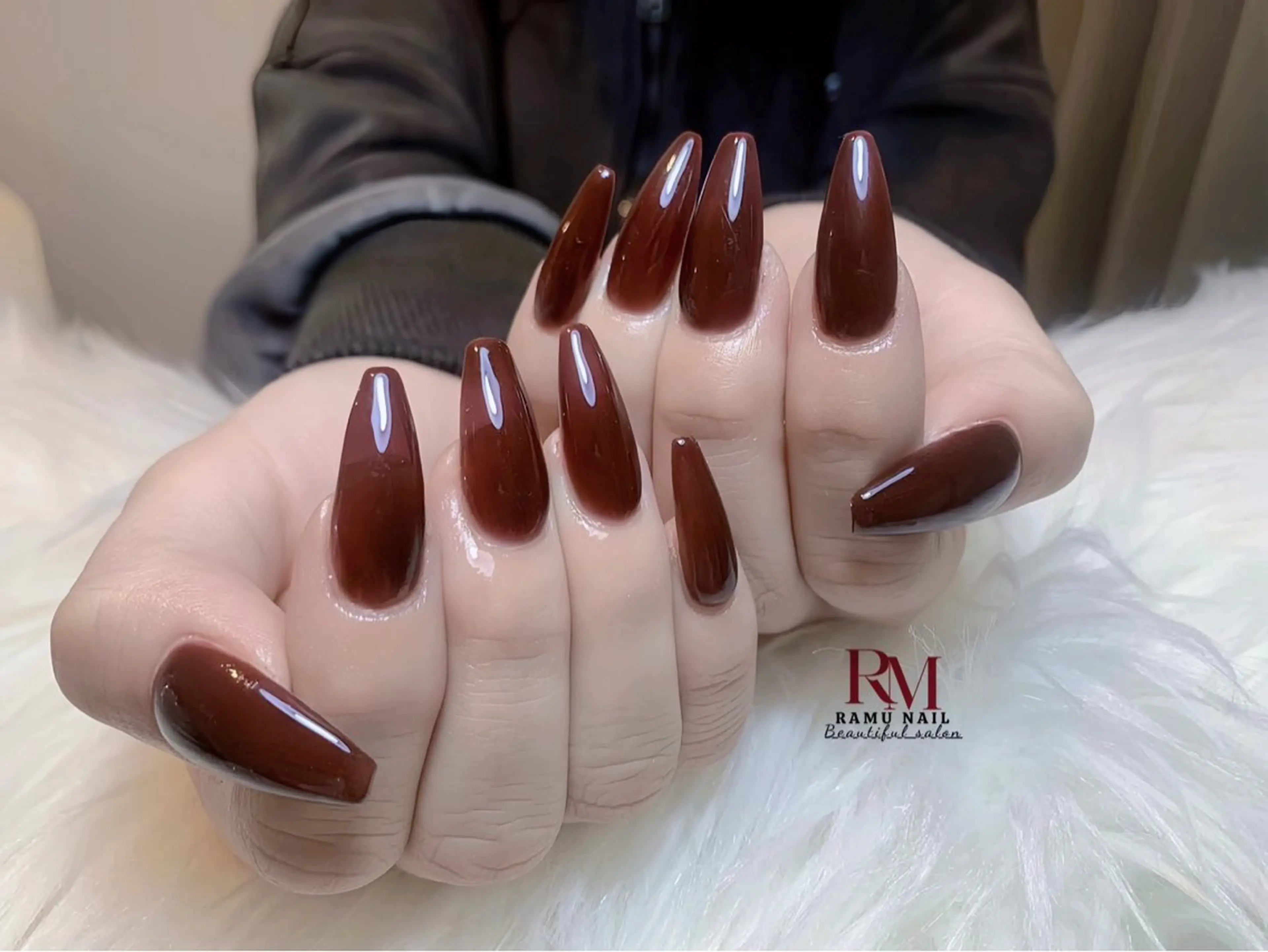 ネイル キラキラネイル マグネットネイル ミラーネイル ピンク ワンホンネイル ハンドネイル RAMU Nail 恵比寿店のネイルデザイン