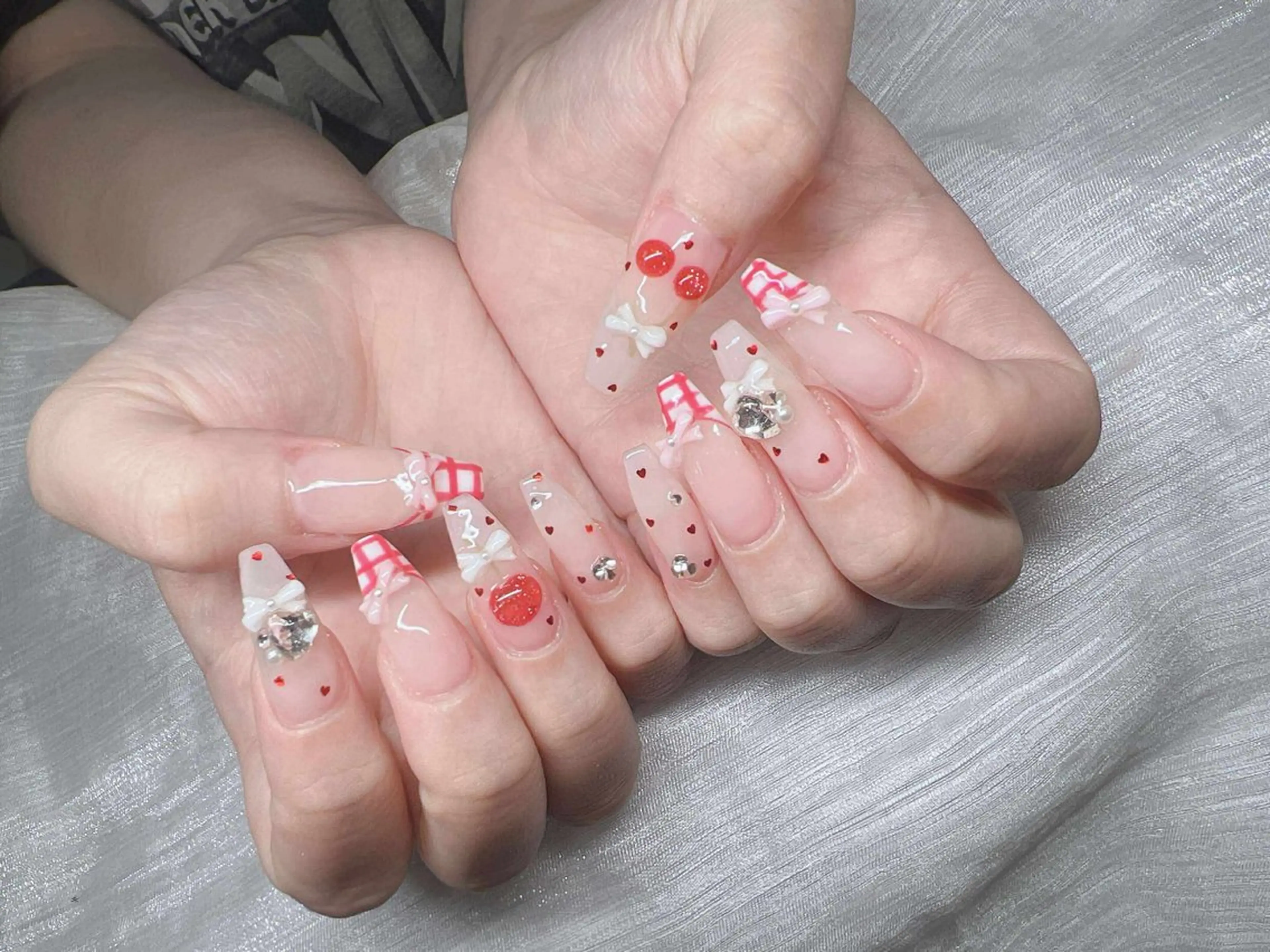 ネイル 長さ出し グラデーション 卒業式 キラキラネイル マグネットネイル ハンドネイル Lee Nailsのネイルデザイン
