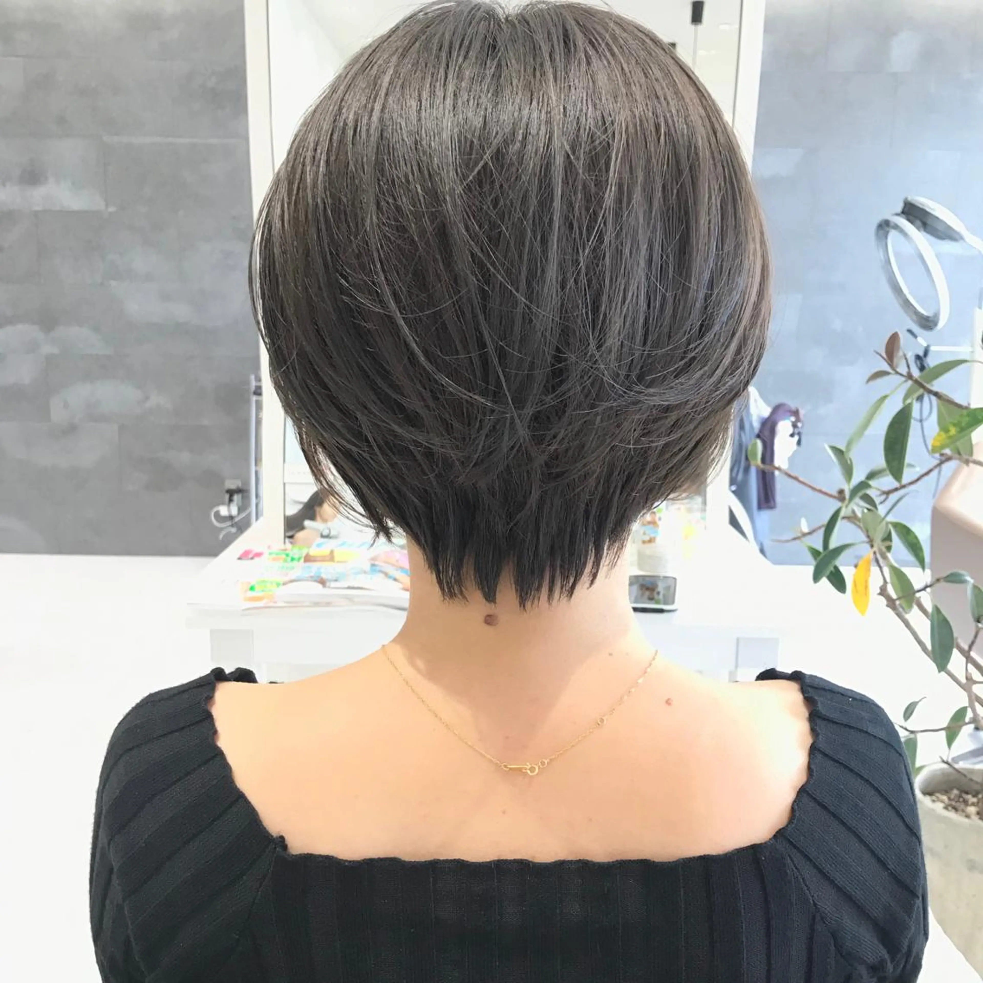 ショート YOKOI SHINJIのヘアスタイル