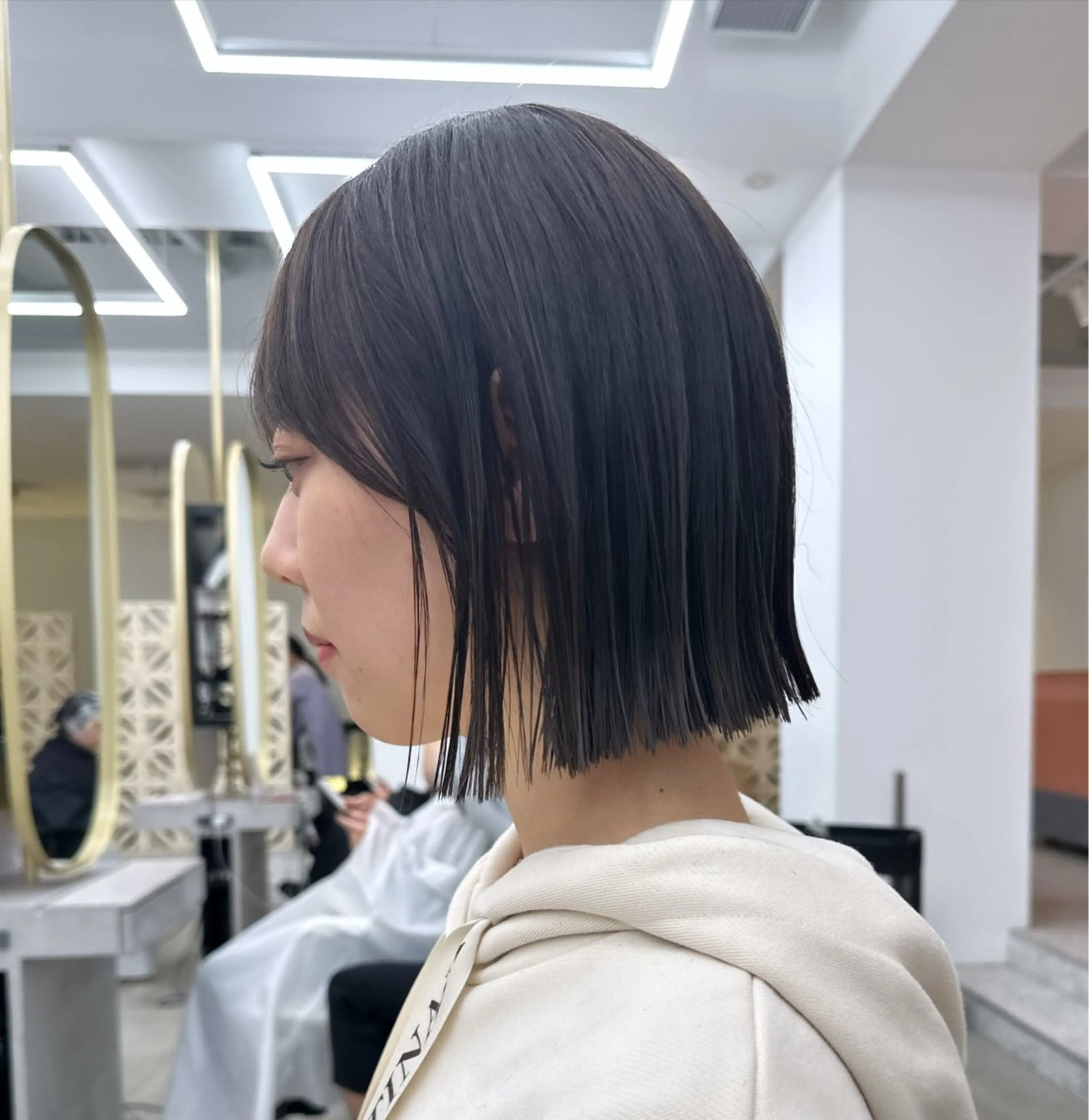 ショート 切りっぱなしボブ ボブ レイヤーボブ/名駅/ くびれボブ/縮毛矯正のヘアスタイル