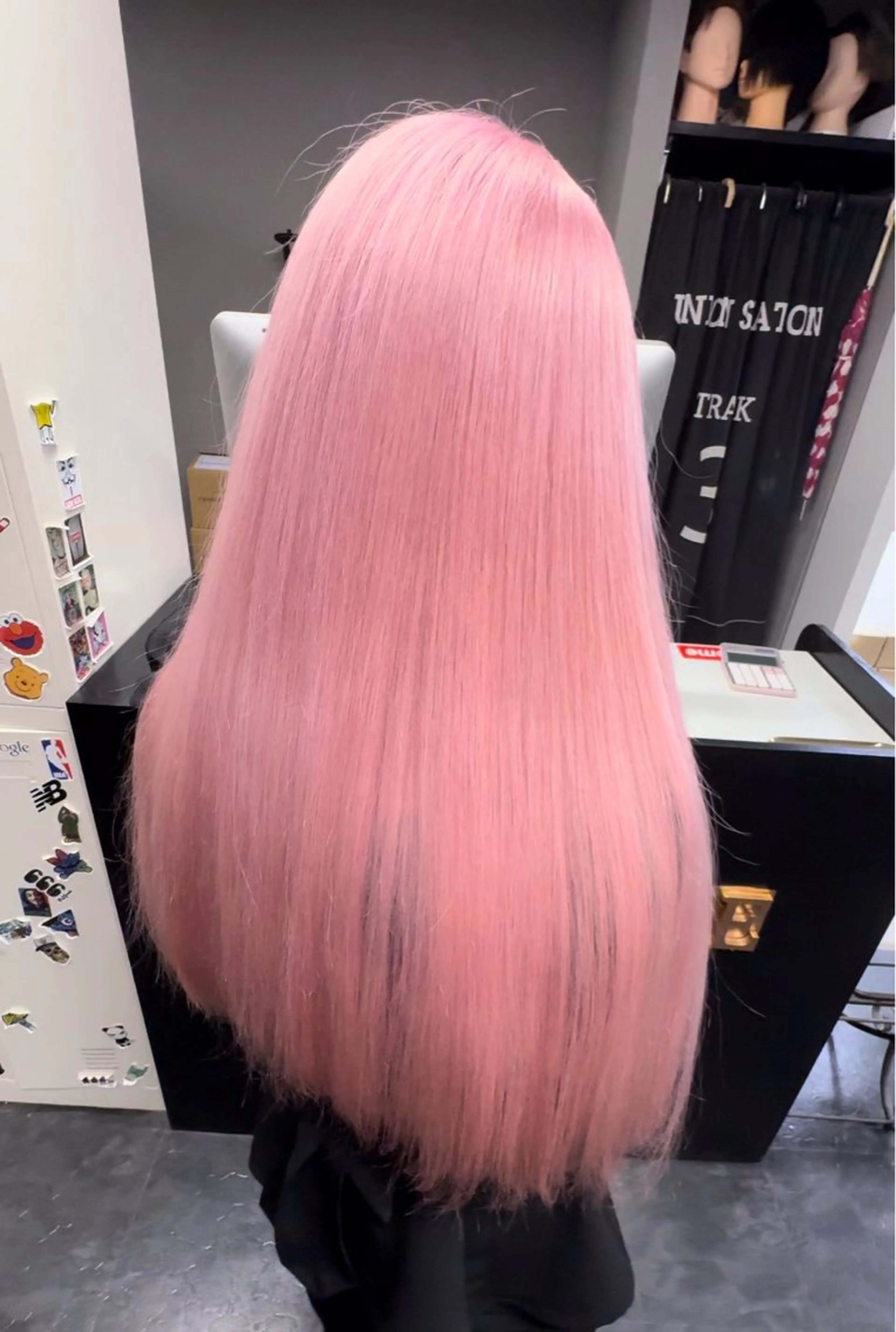 ロング カラー ヘアアレンジ ピンクカラー ヘアカラー ホワイトカラー/ ピンクベージュにったのヘアスタイル