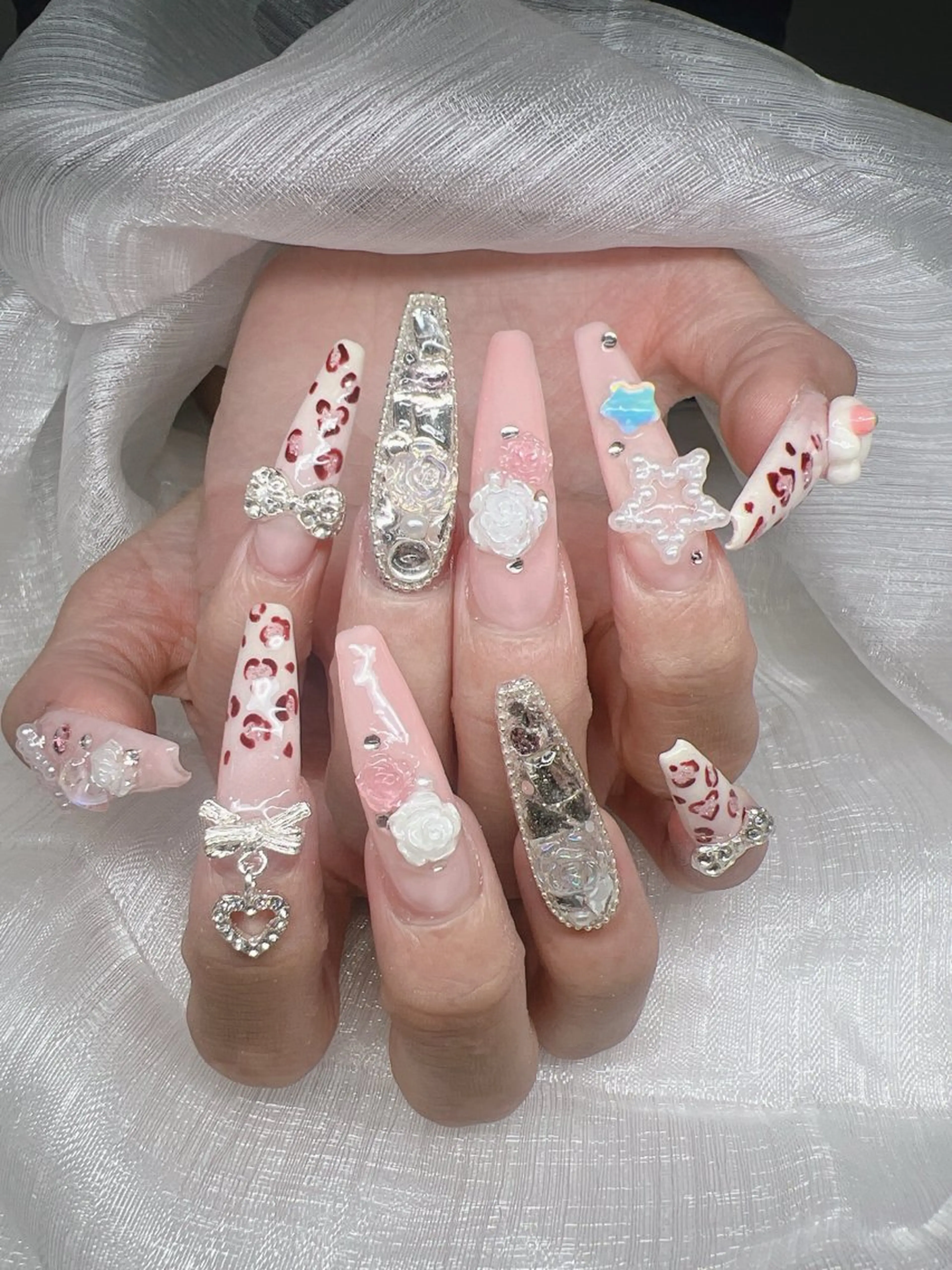 ネイル 長さ出し グラデーション 卒業式 キラキラネイル マグネットネイル ハンドネイル Lee Nails チップ長さだし専門店のネイルデザイン