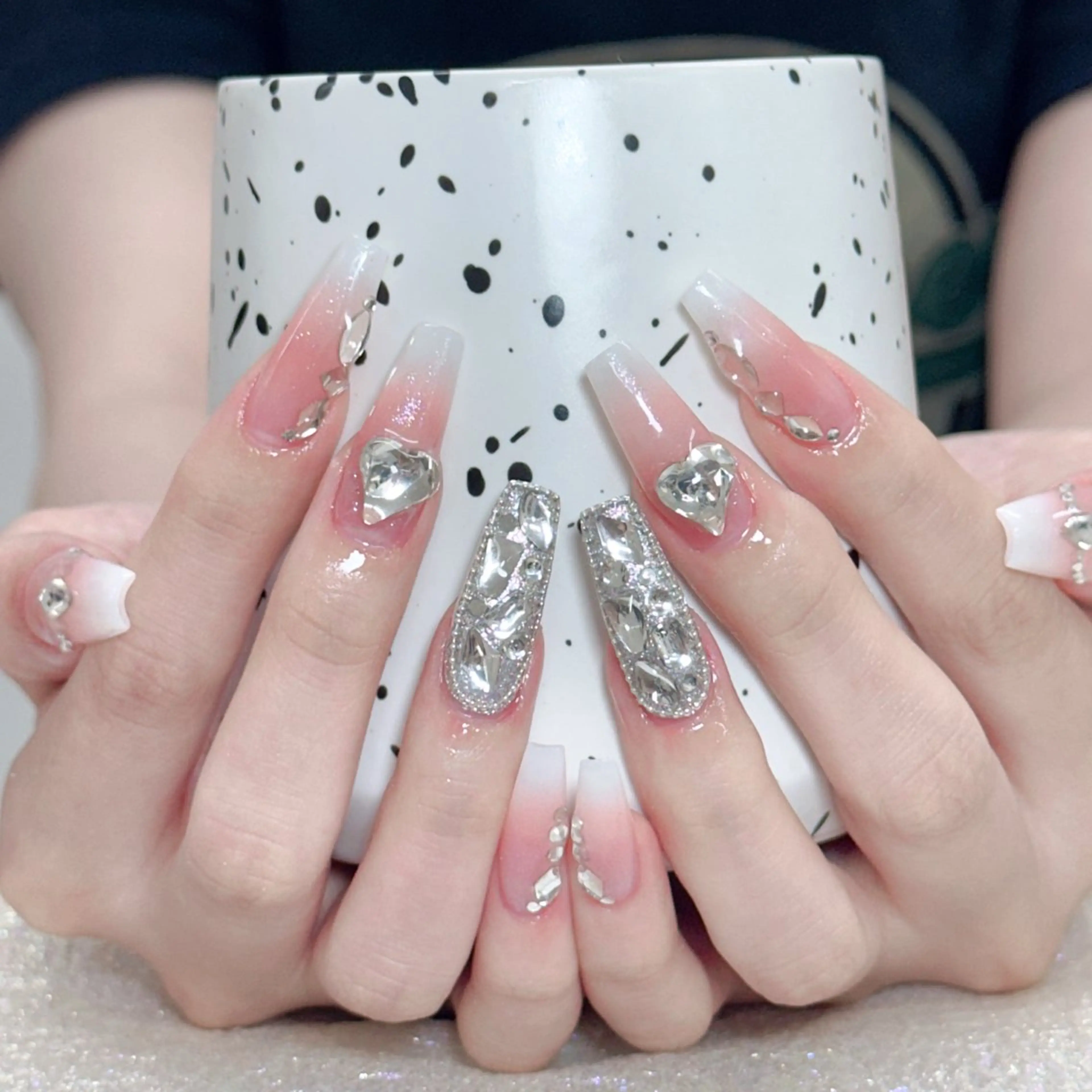 ネイル ハンドネイル Queens ciciのネイルデザイン