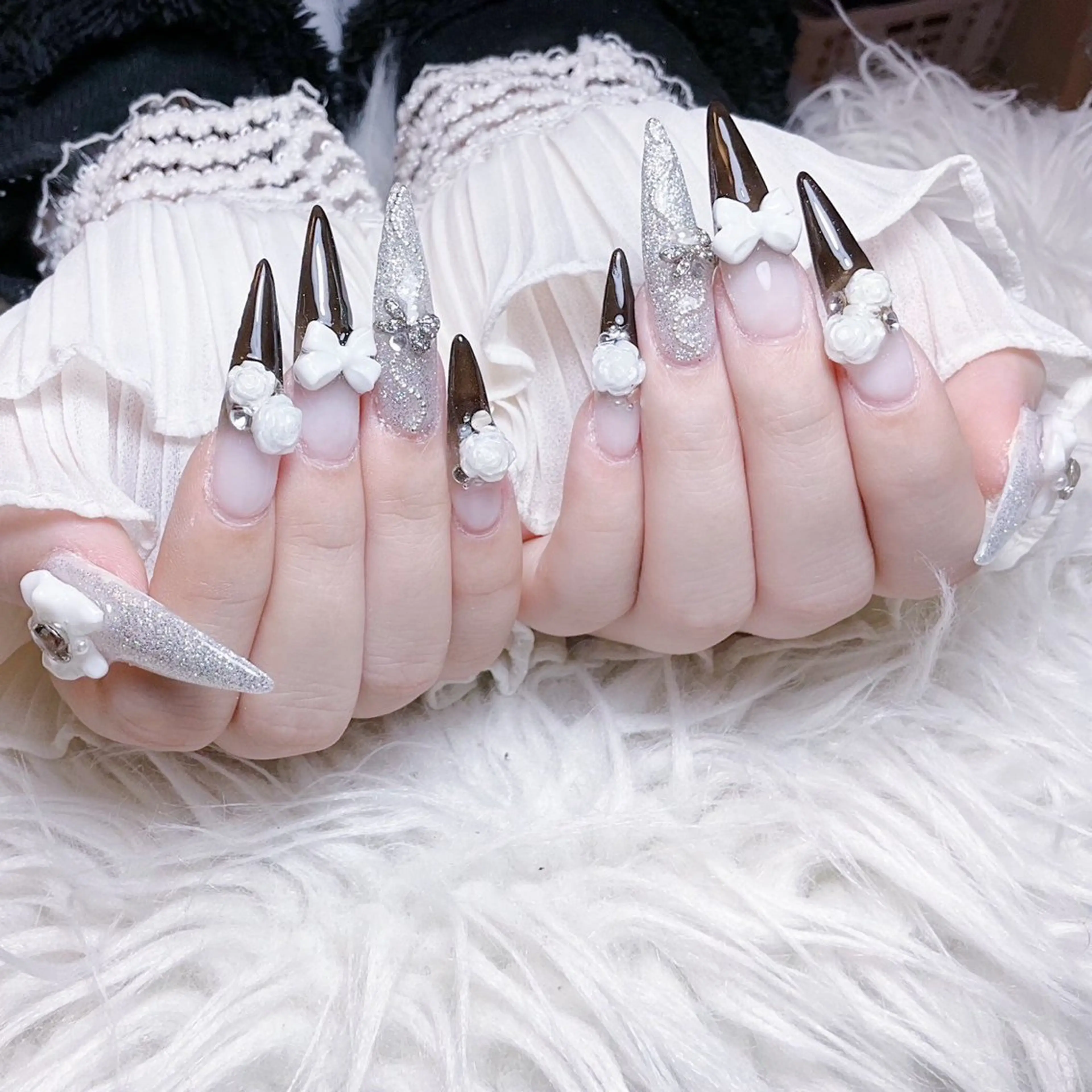 ネイル アートネイル チークネイル 長さ出し フラワーネイル フレンチネイル ハンドネイル NEW NAIL 池袋のネイルデザイン