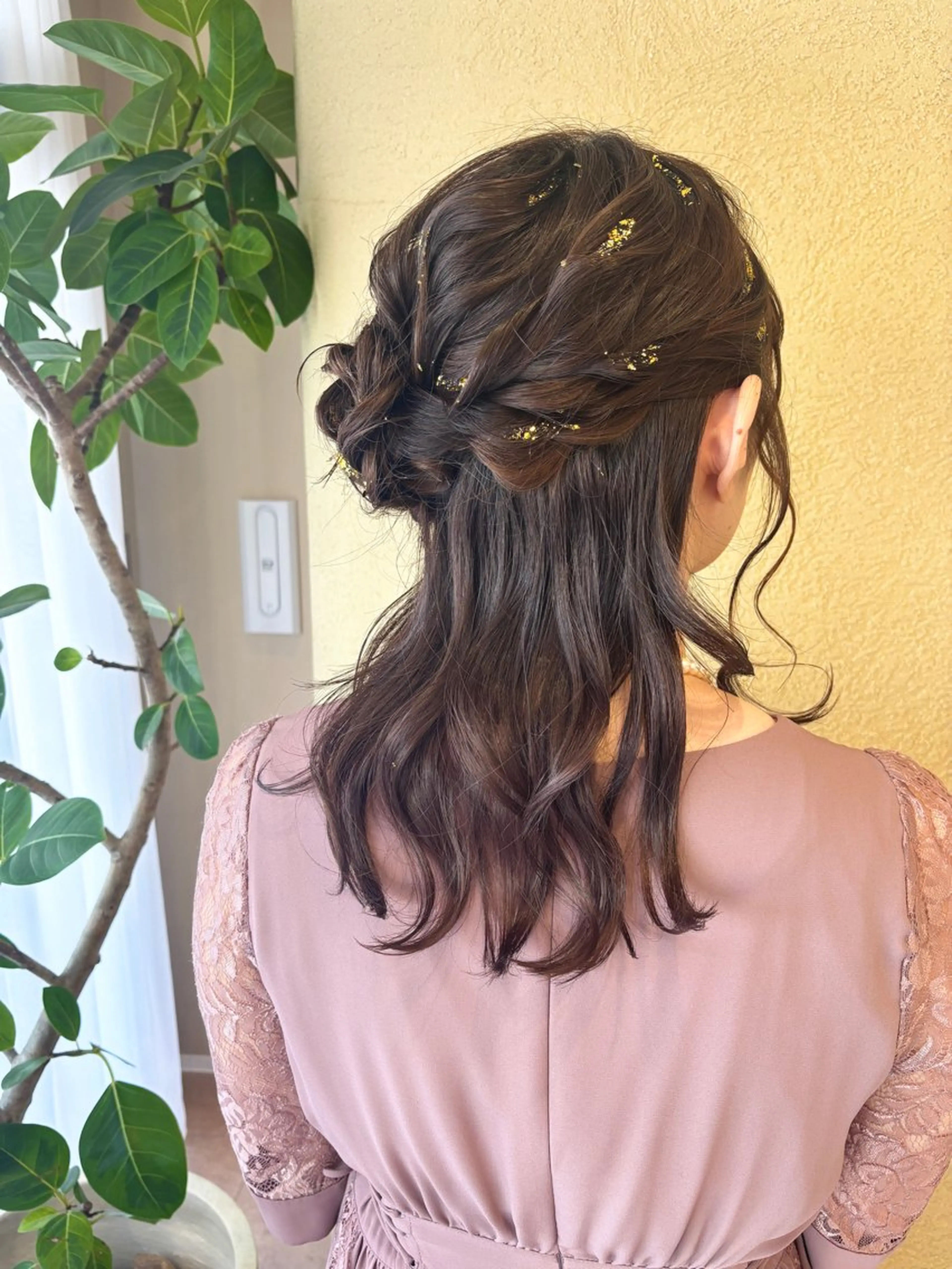 セミロング ヘアアレンジ ハーフアップ お団子ヘア え りのヘアスタイル