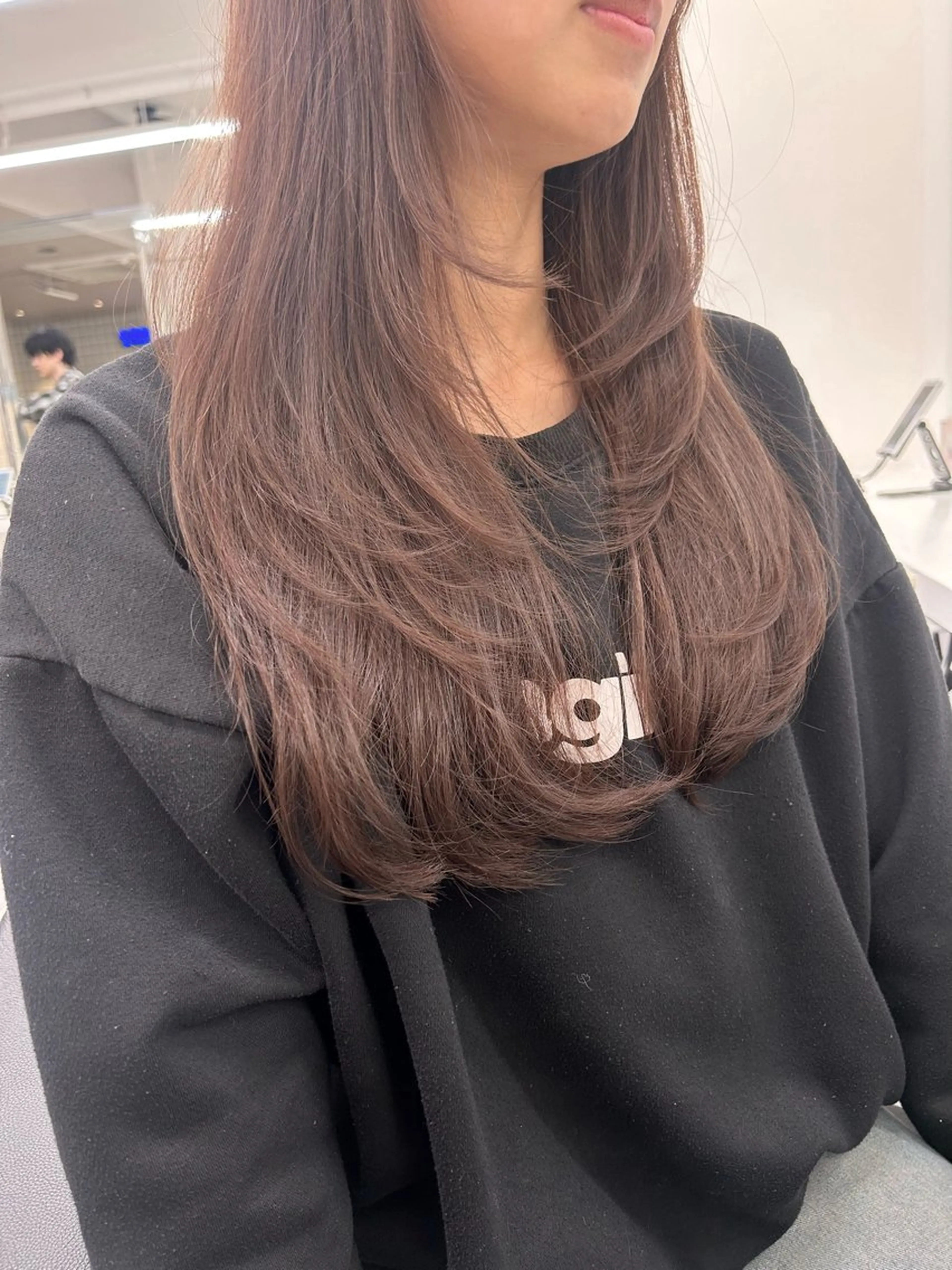 カラー 透明感ベージュ🤎 ナチュラルレイヤーのヘアスタイル