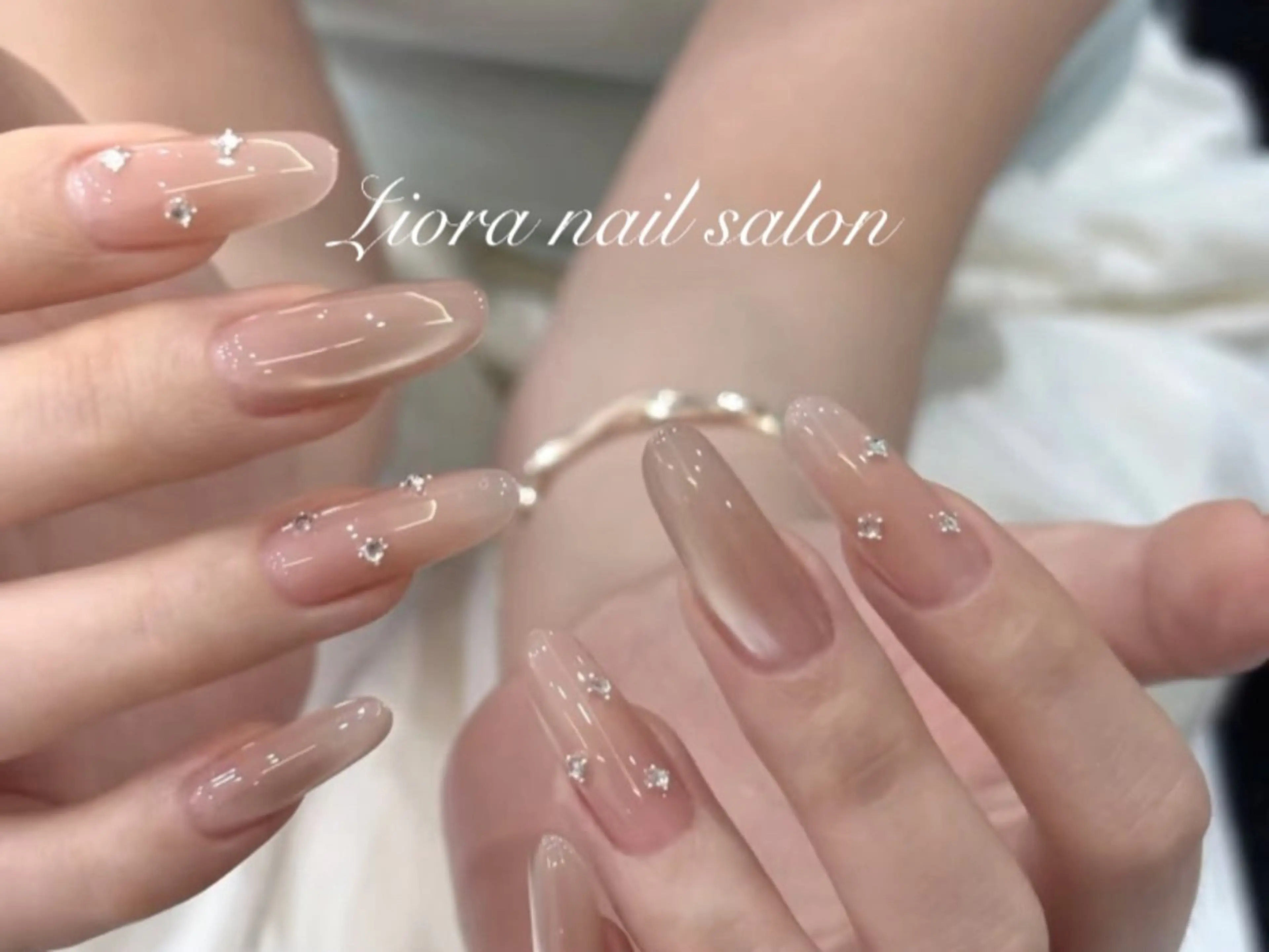 ネイル フレンチネイル ジェルネイル ガーリー グラデーション キラキラネイル ハンドネイル Liora nail スカルプ専門店のネイルデザイン