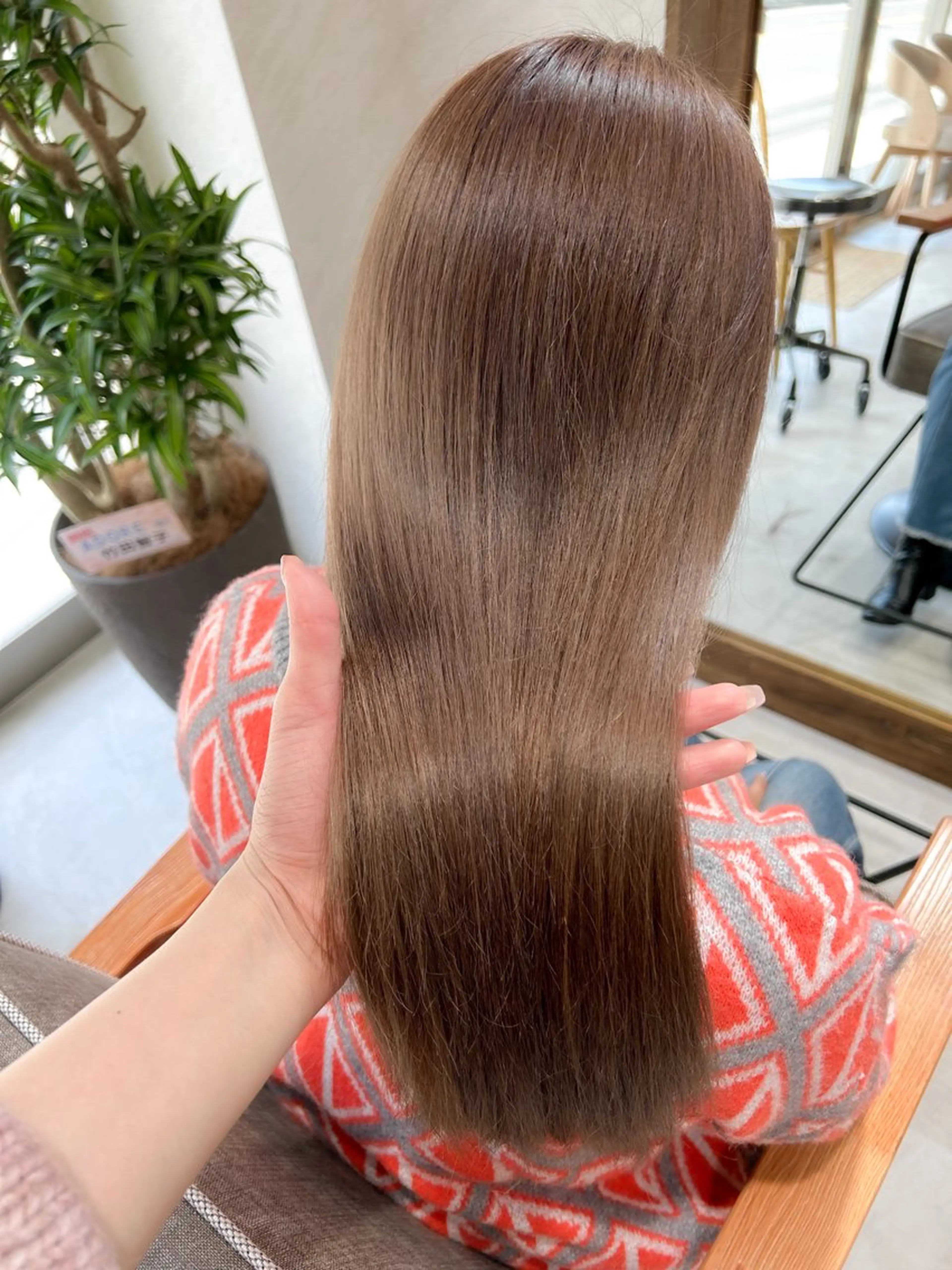 セミロング カラー グレージュ uli hair所属・🎀レイヤー・艶カラ ー🎀YUMEKAのヘアスタイル