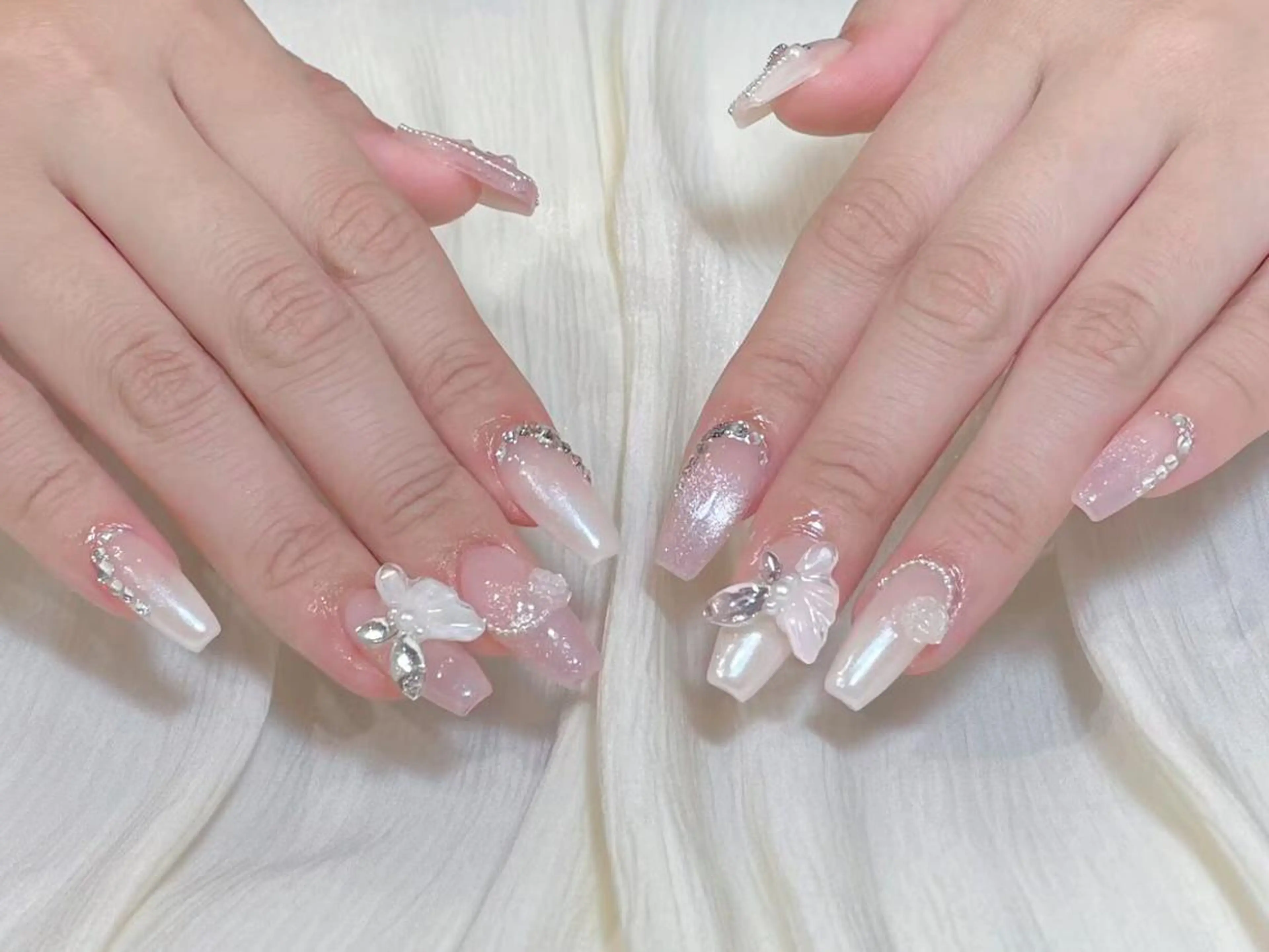 ミディアム ハンドネイル 💅 リリアのネイルデザイン