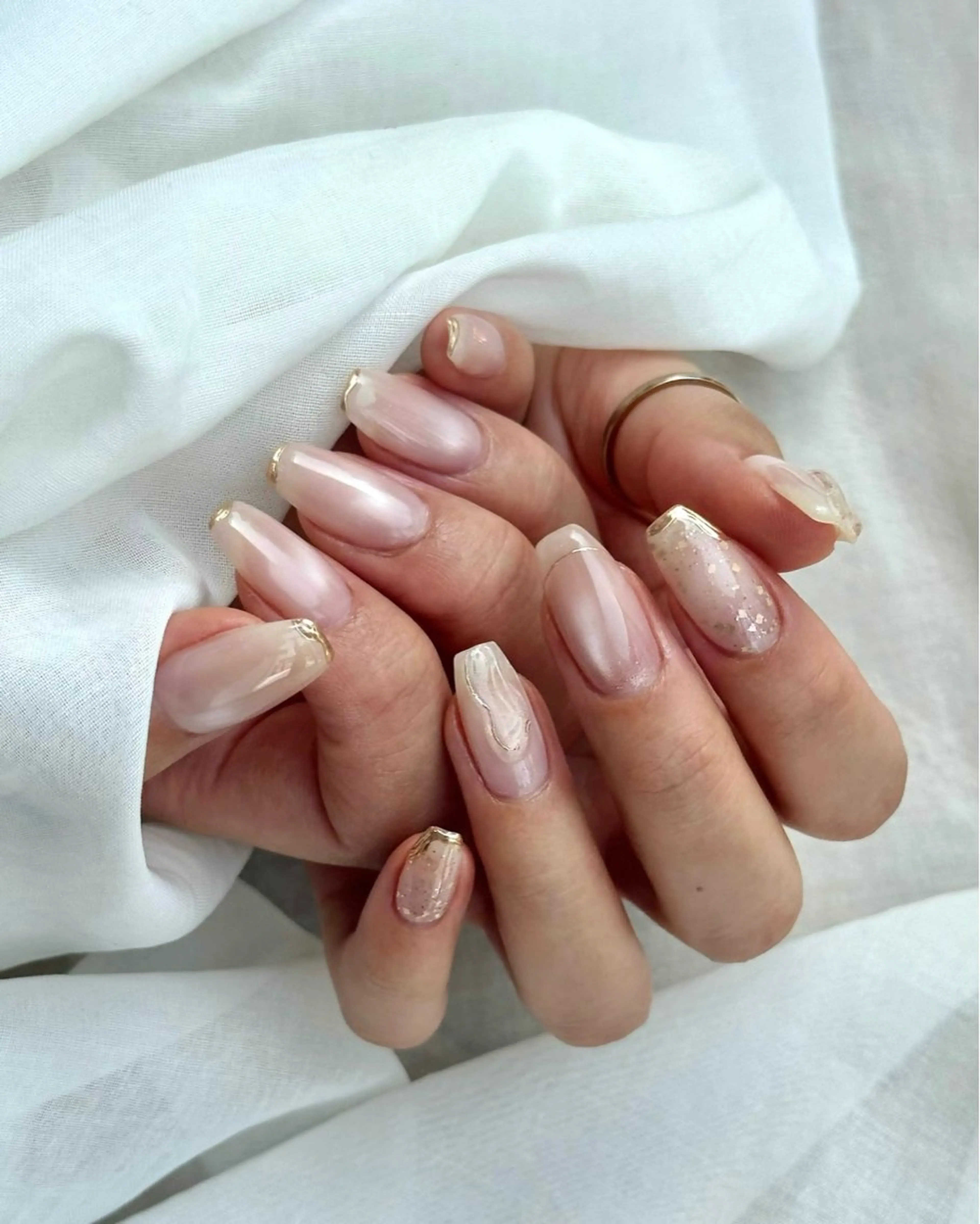 ネイル ニュアンスネイル aoi .のネイルデザイン