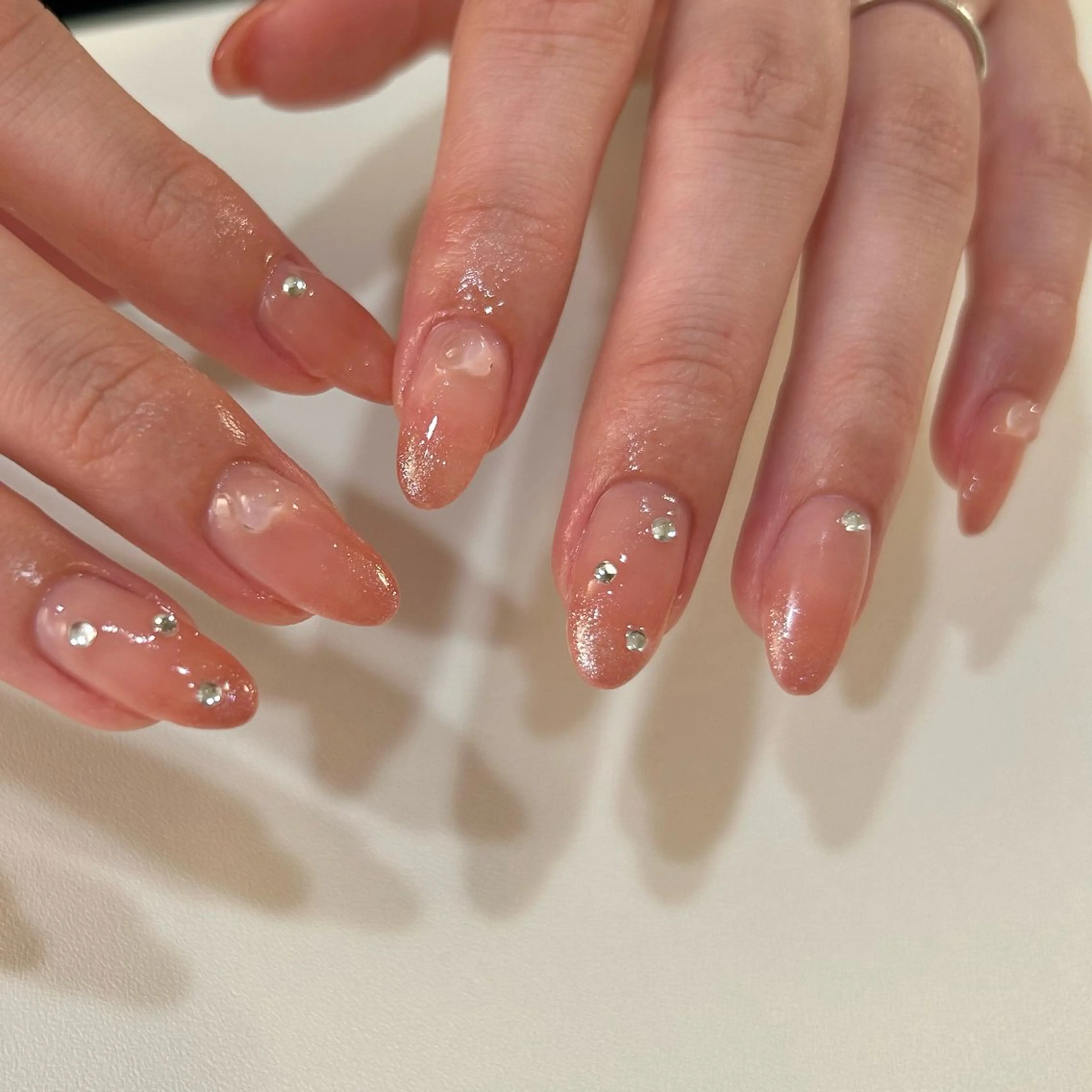 ネイル ストーンネイル tenoteno nail/yuuriのネイルデザイン