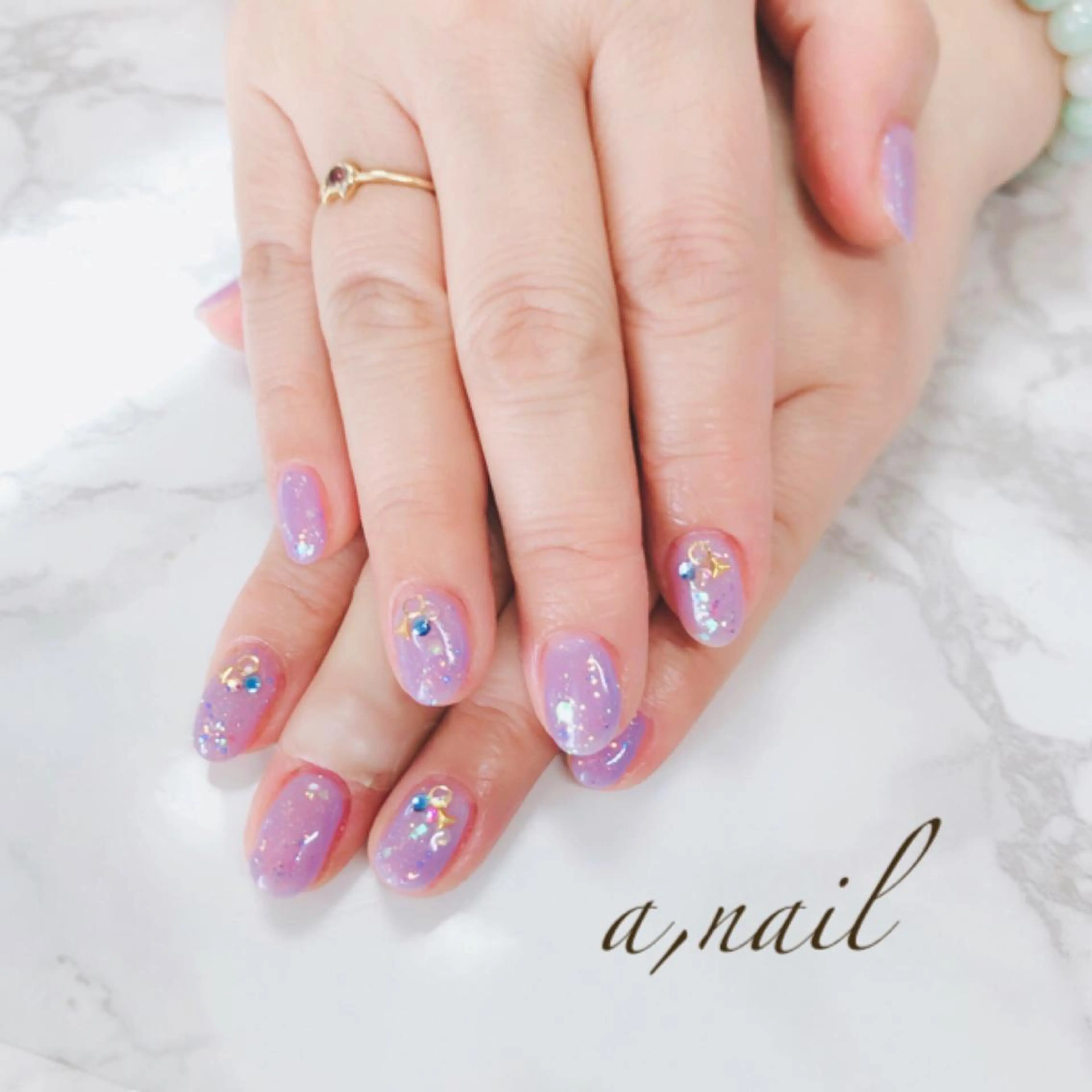 ネイル フットネイル ジェルネイル グラデーション ホログラムネイル ラメ(グリッター) ハンドネイル ネイルサロン エーネイルのネイルデザイン