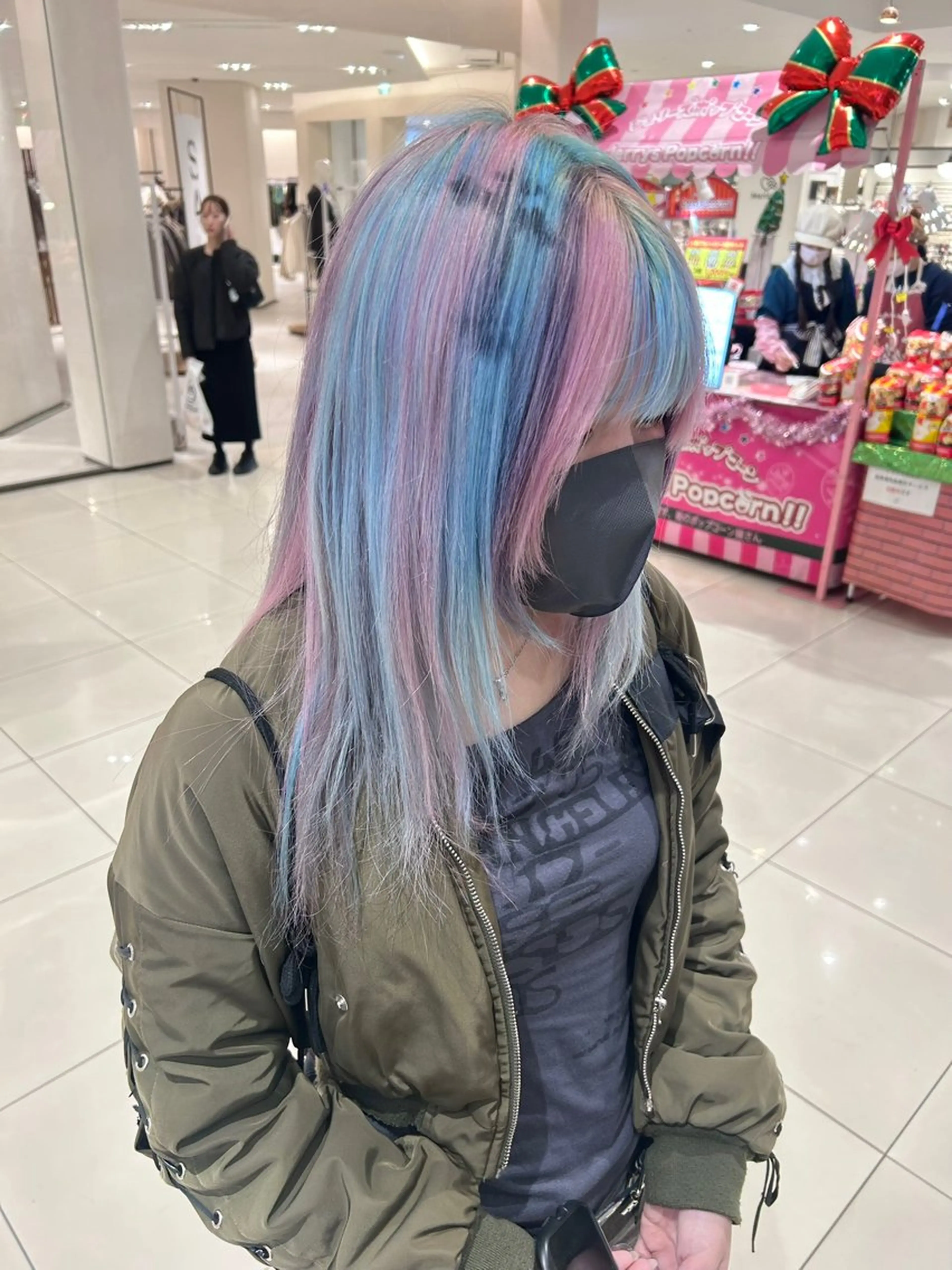 ロング ヘアカラー やの ゆきなのヘアスタイル