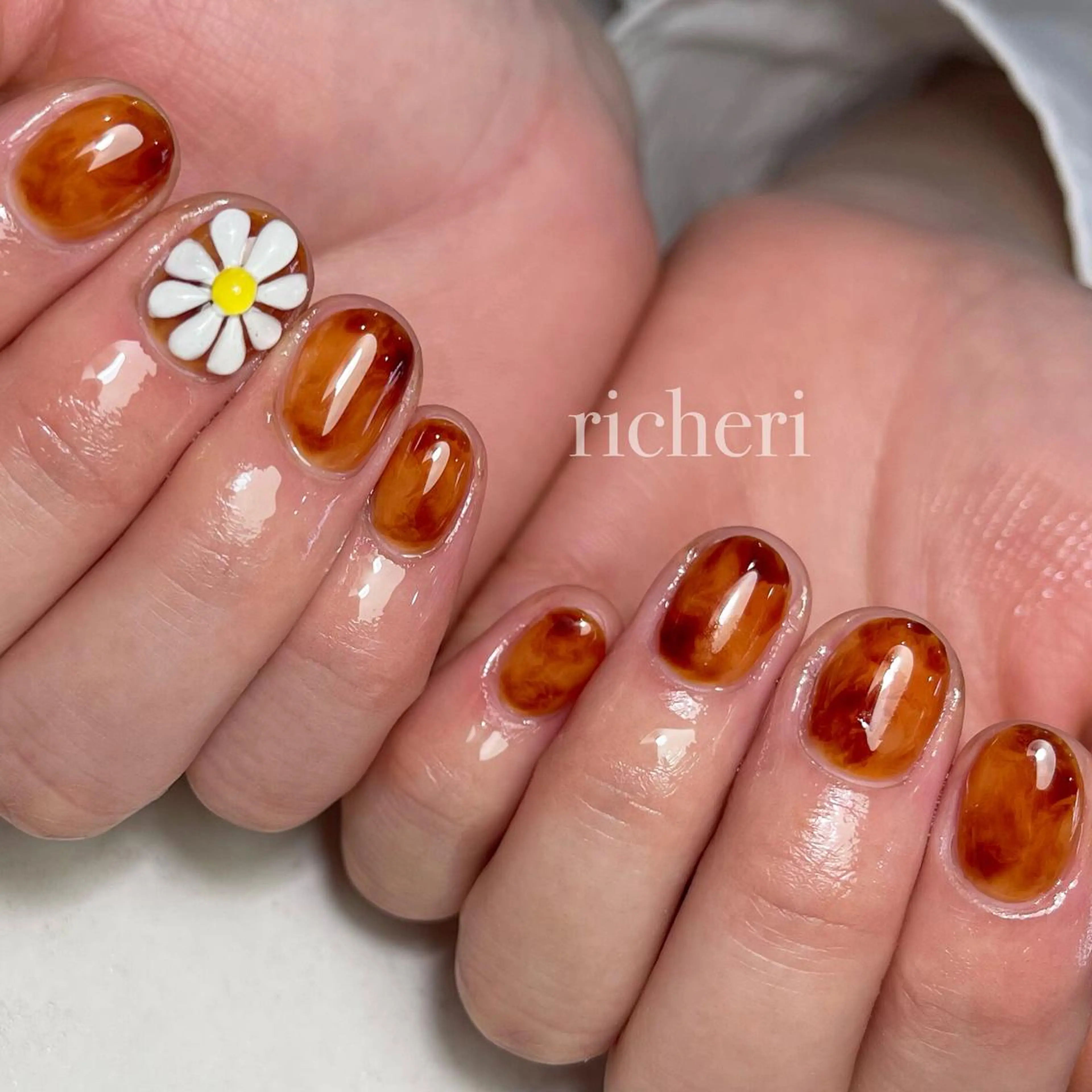 ミディアム ネイル ハンドネイル richeri beautyのエステ・リラクイメージ