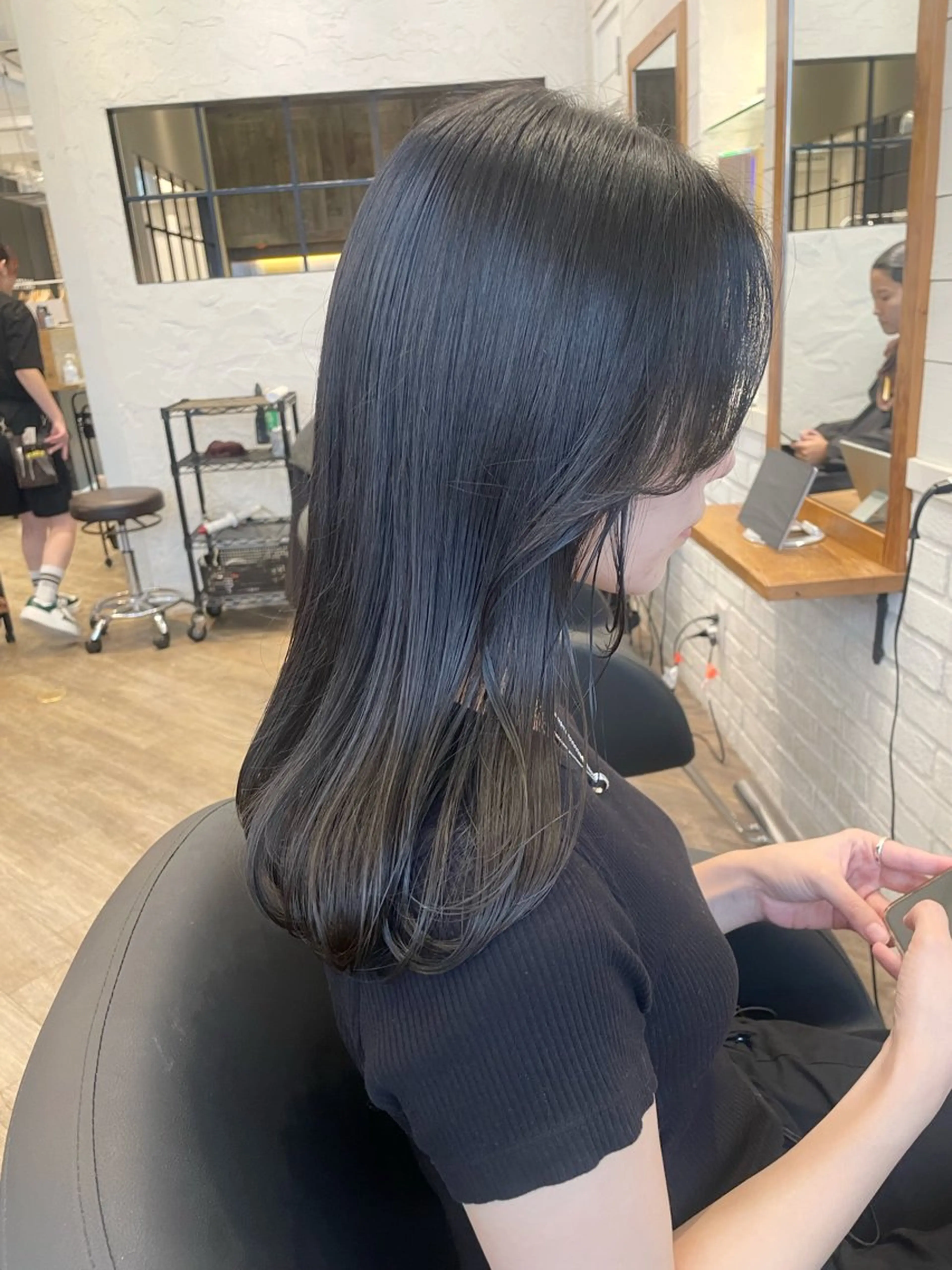 ロング カラー アッシュ ブルーカラー 透明感カラー グレージュ ヘアカラー トリートメント ヘアセット ✨透明感ケアカラー✨ 長野ゆきなのヘアスタイル