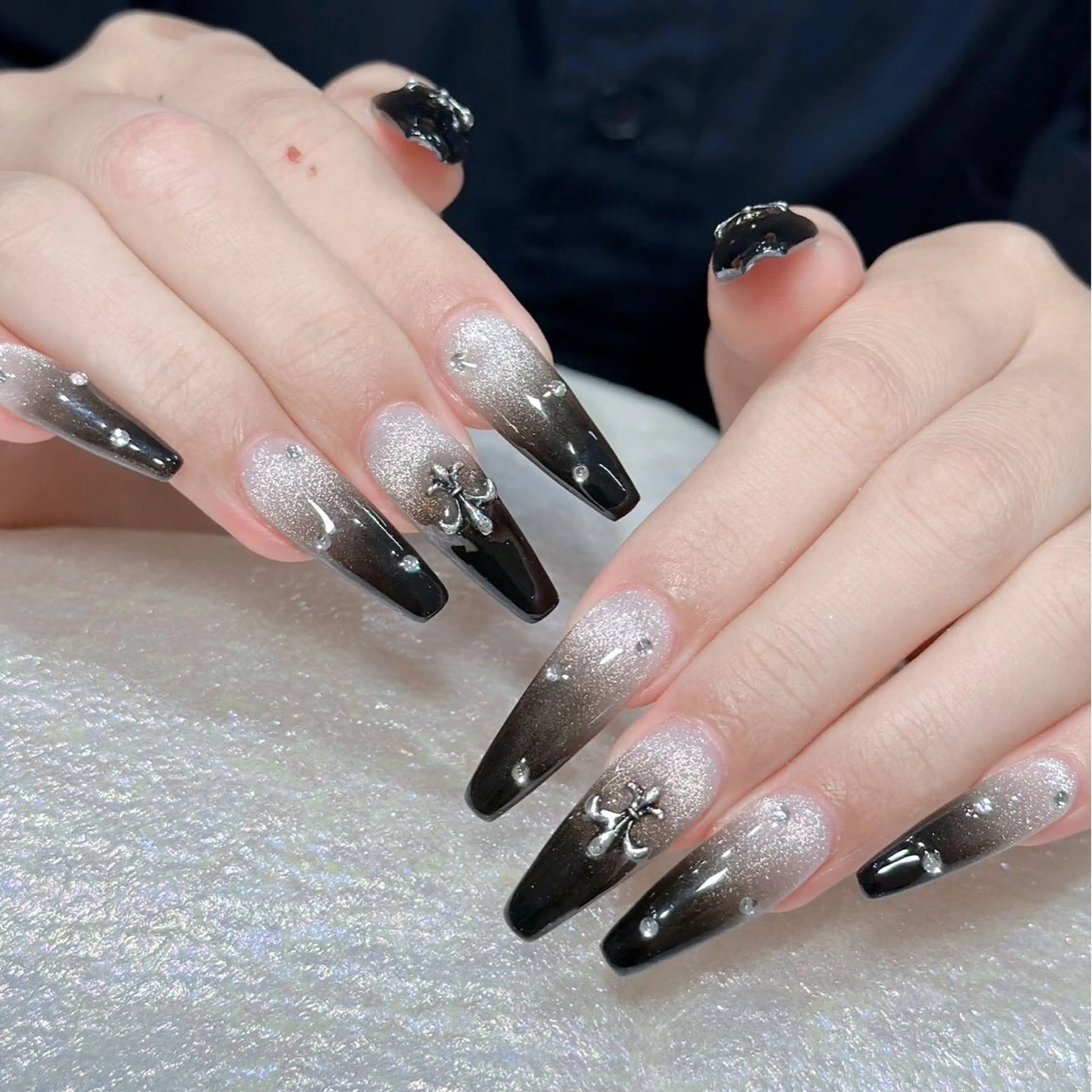 ネイル ハンドネイル Queens テイのネイルデザイン