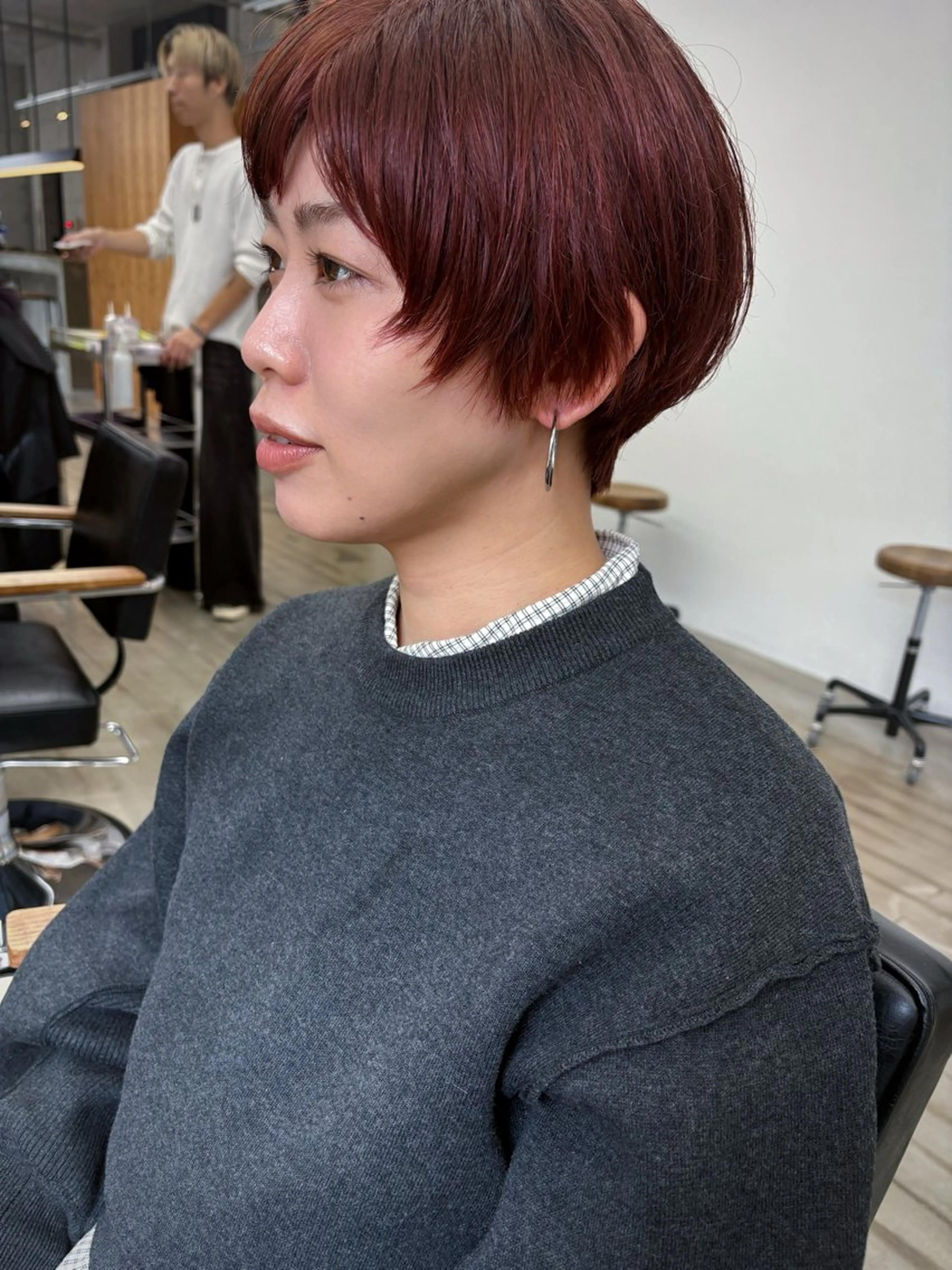 ショート カラー ヘアアレンジ ブリーチ オレンジ レッドカラー ショートヘア son hair HIROEのヘアスタイル