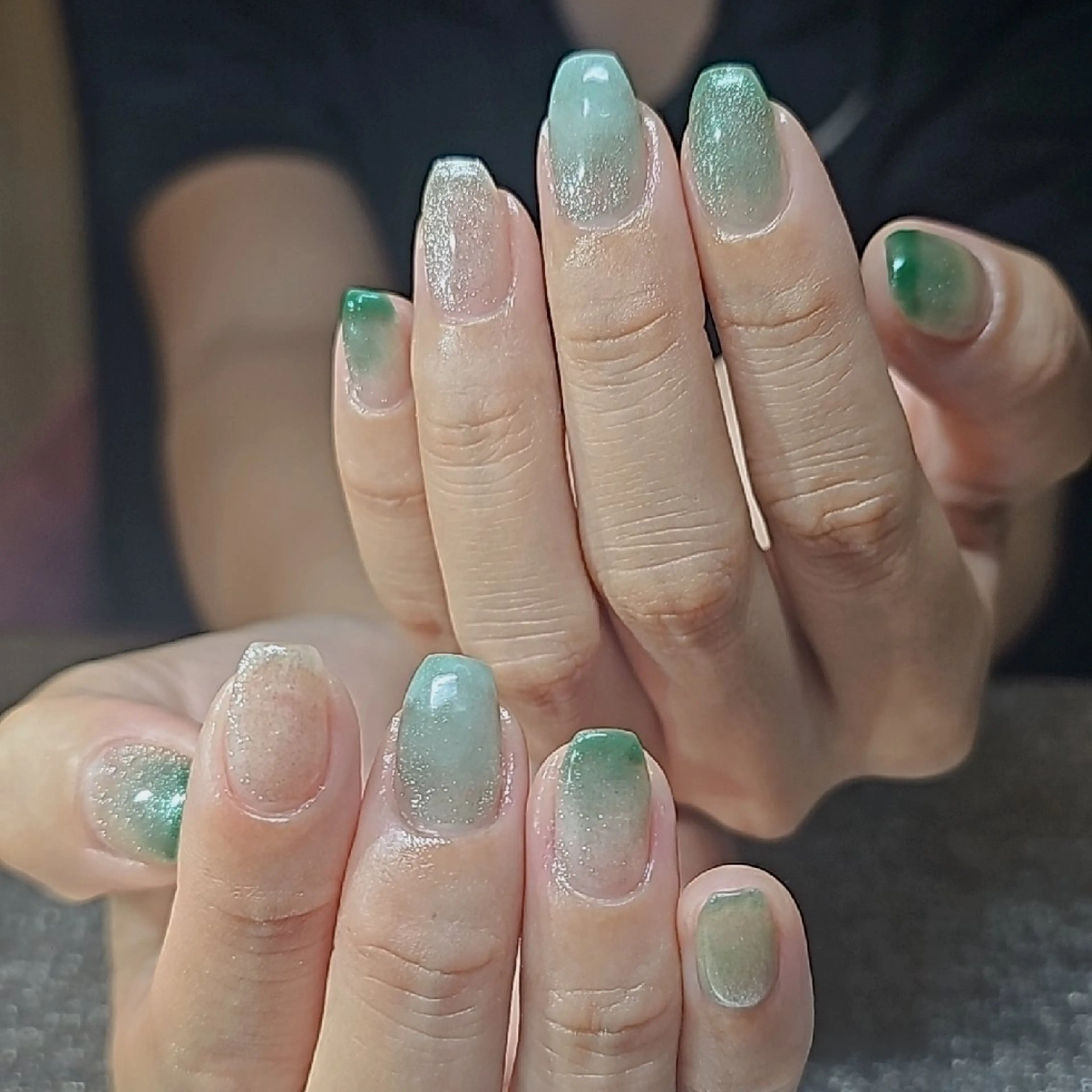 ネイル ゴールド グリーン マグネットネイル salon de  Princessのネイルデザイン