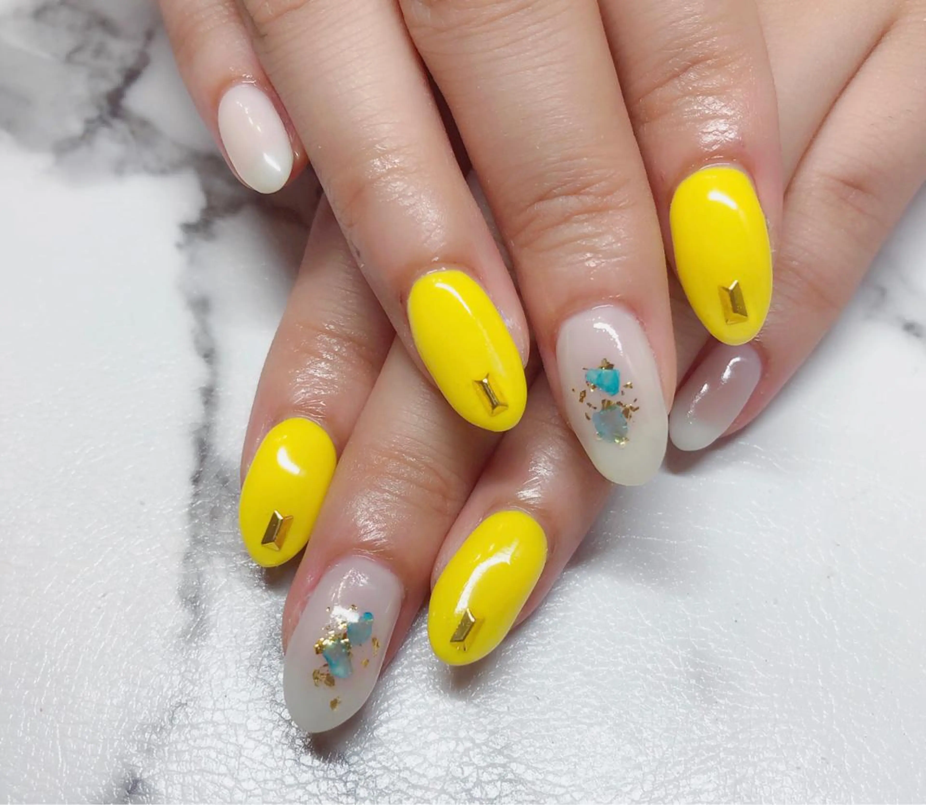 ネイル ハンドネイル マジック ミラーのネイルデザイン