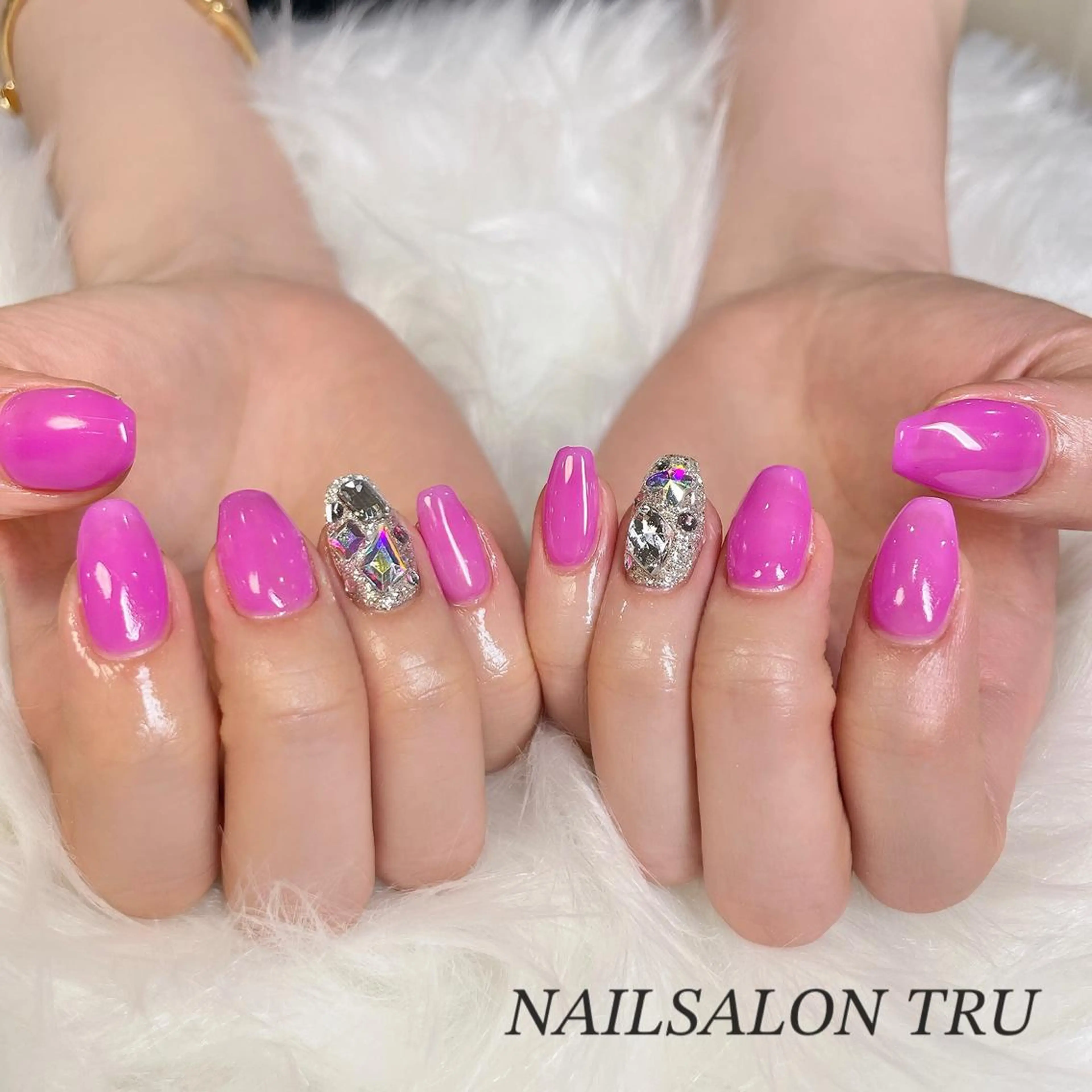 ネイル 𝐼𝑁𝑂𝑈𝐸 𝑀𝐼𝐴のネイルデザイン