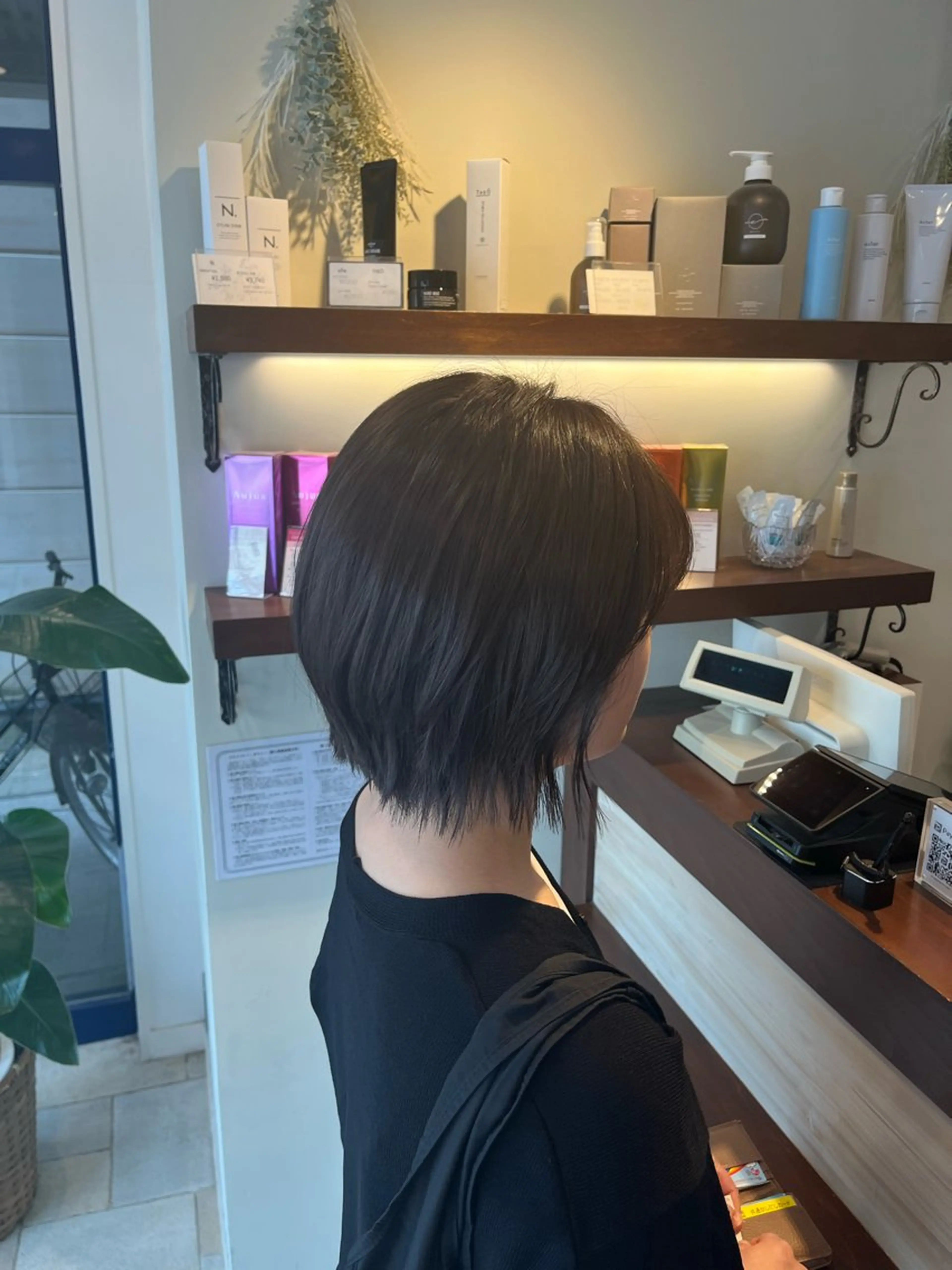 ショート カラー ボブレイヤー グレージュ ボブ レイヤーカット カット ヘアカラー 大人透明感艶カラー 寺田稜のヘアスタイル