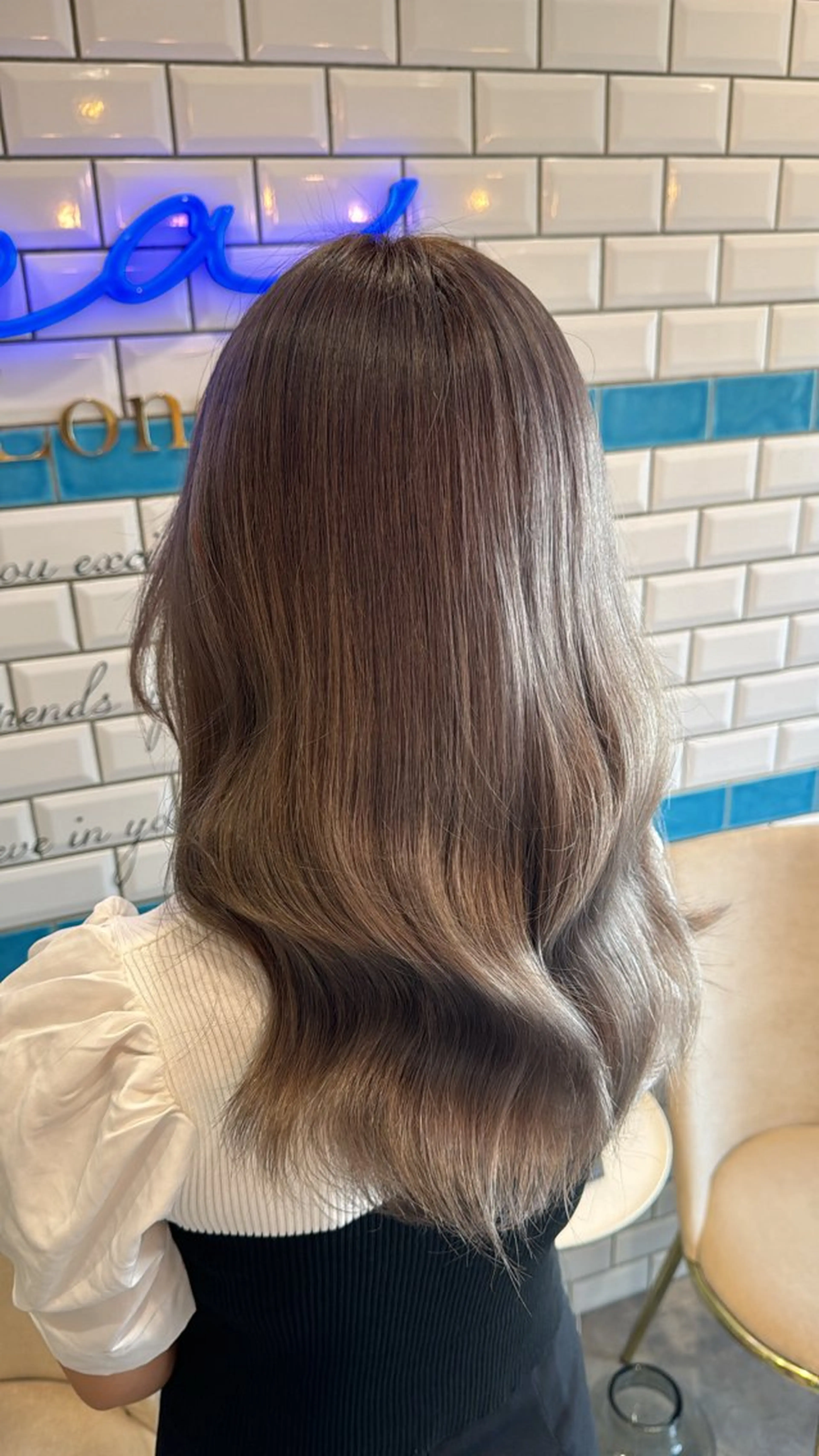 カラー ベージュカラー ブリーチ シルバー シルバーベージュ 絶対垢抜けレイヤー/ 透明感カラーリョウヤのヘアスタイル