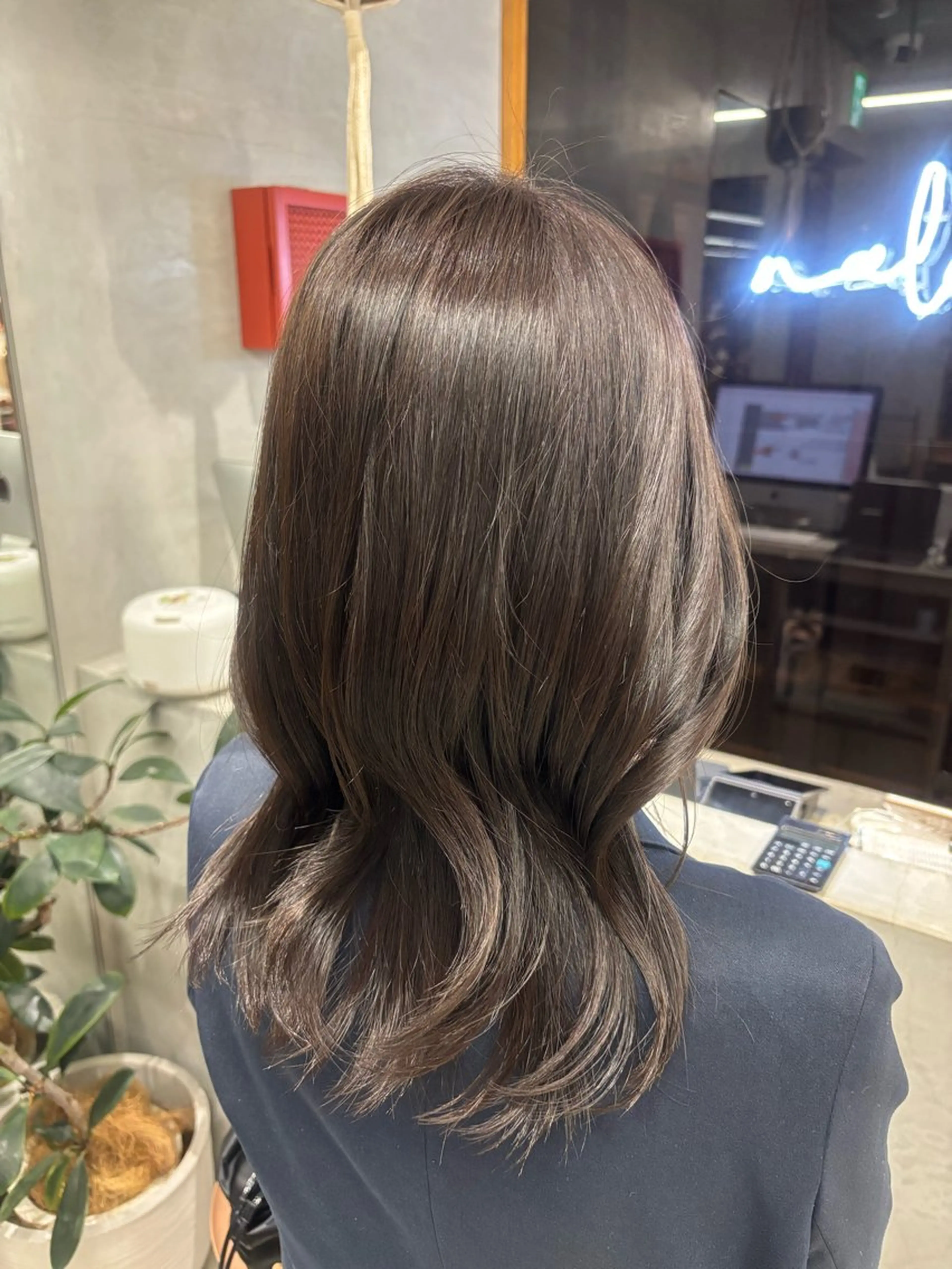 カラー 山本 美里亜のヘアスタイル