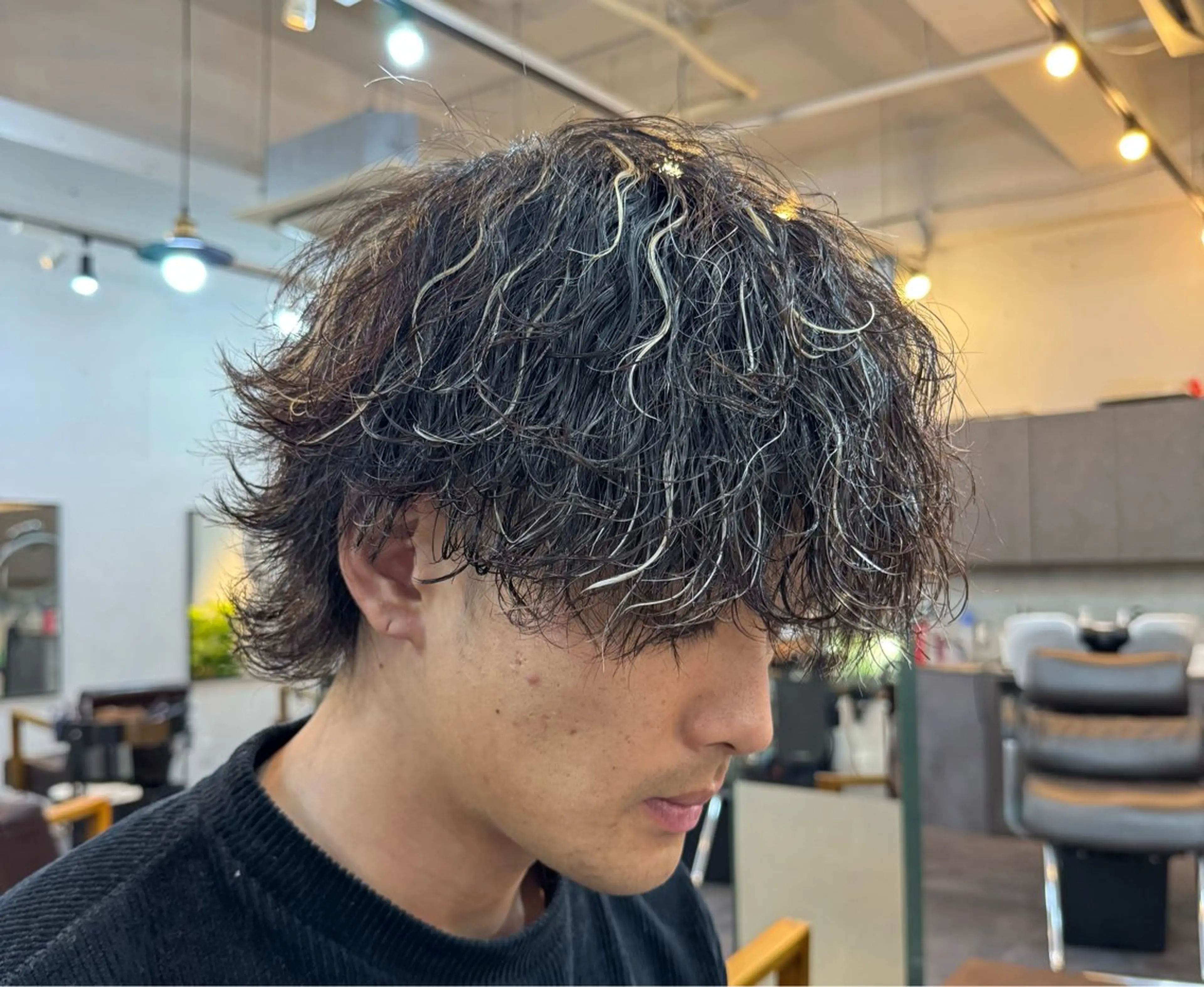 ショート カラー パーマ メンズ カット ヘアカラー パーマ HRABRA ゆづきのヘアスタイル