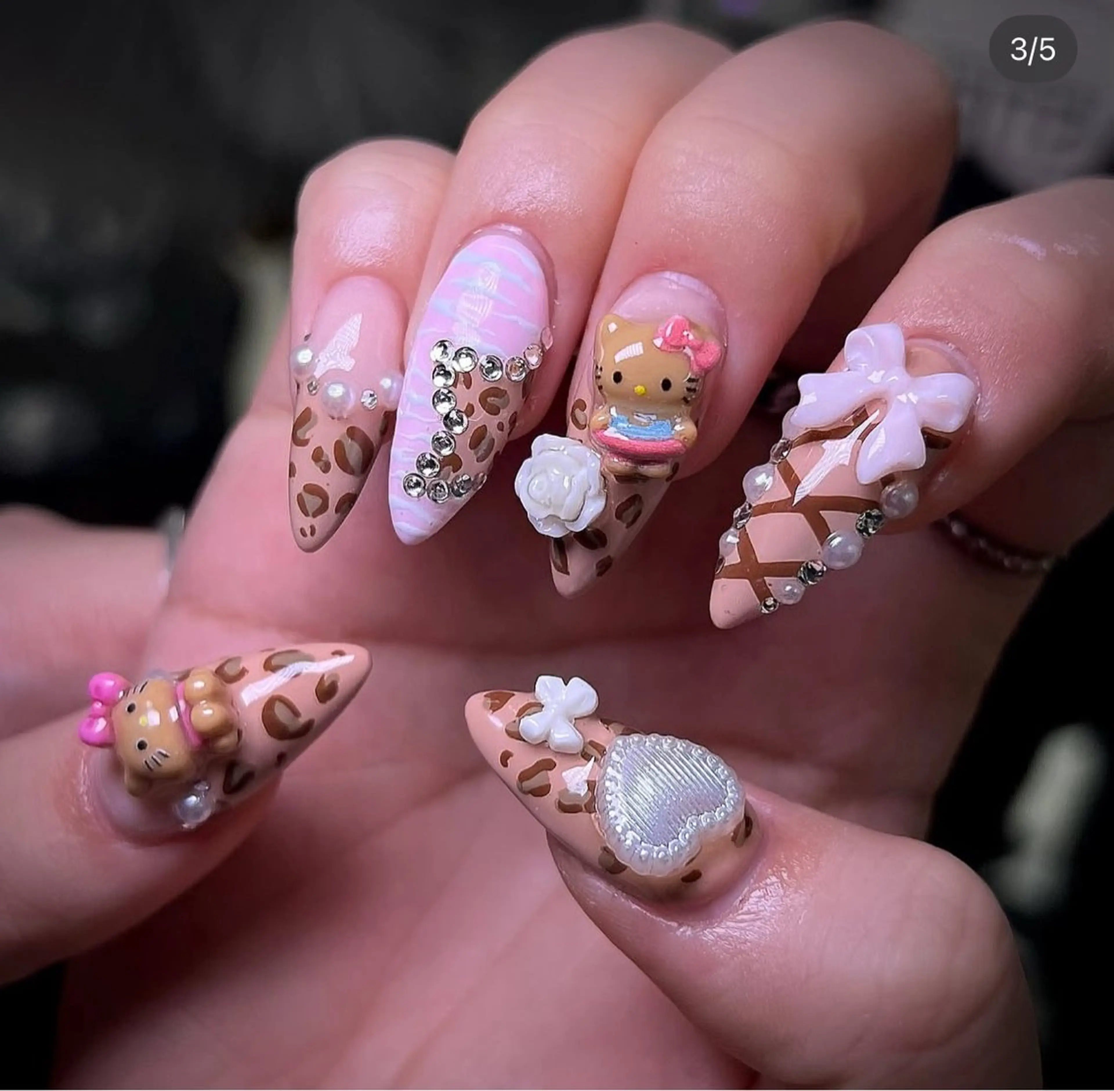 ネイル アニマル柄 オーロラネイル チークネイル フラッシュネイル ジェルネイル ハンドネイル Hinaa 池袋のネイルデザイン