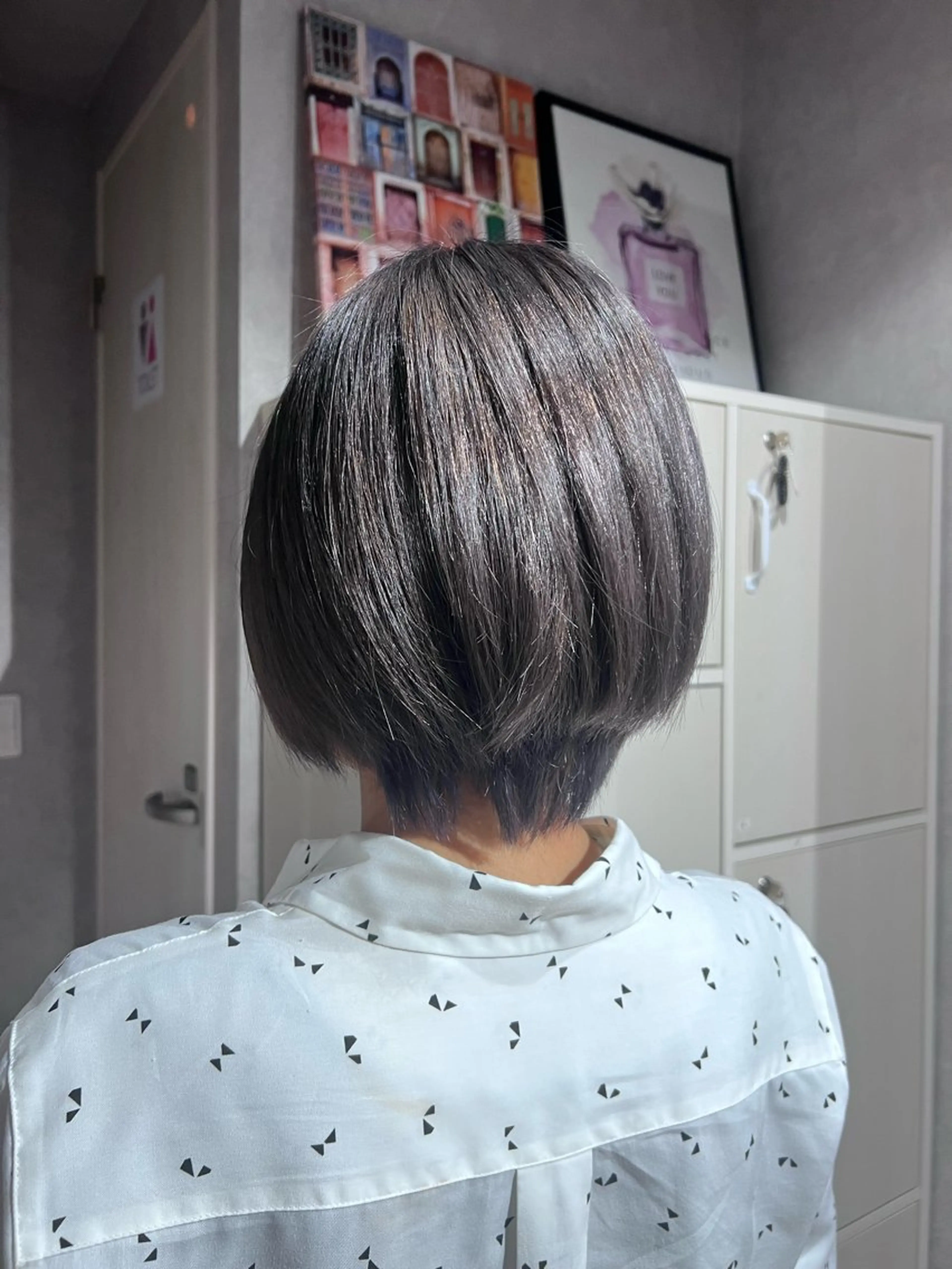 ショート ヘアカラー イリオモテ レナのヘアスタイル