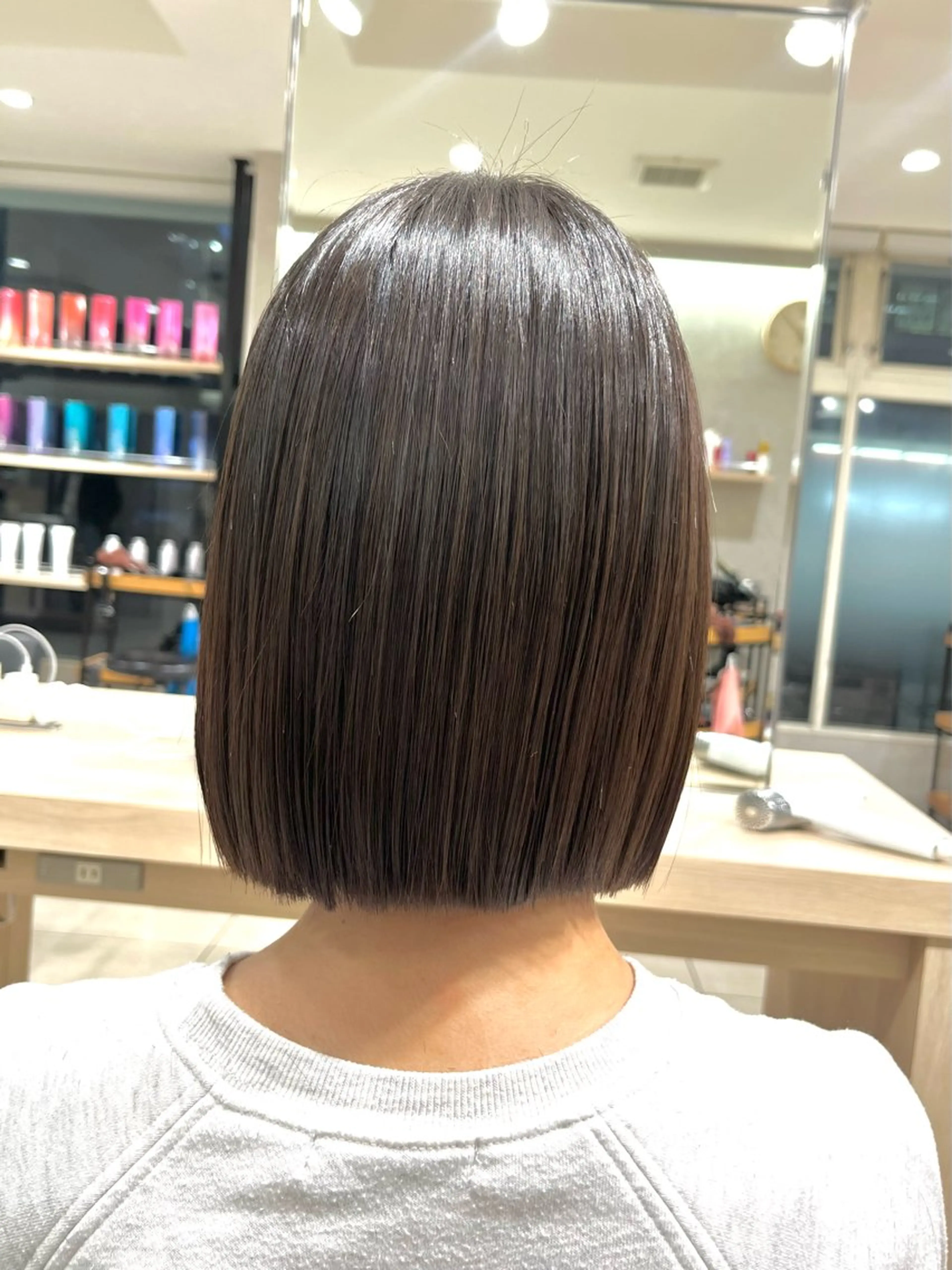 ショート パーマ ボブ 縮毛矯正 ストレートパーマ カット 縮毛矯正 トリートメント 巖本 真希のヘアスタイル