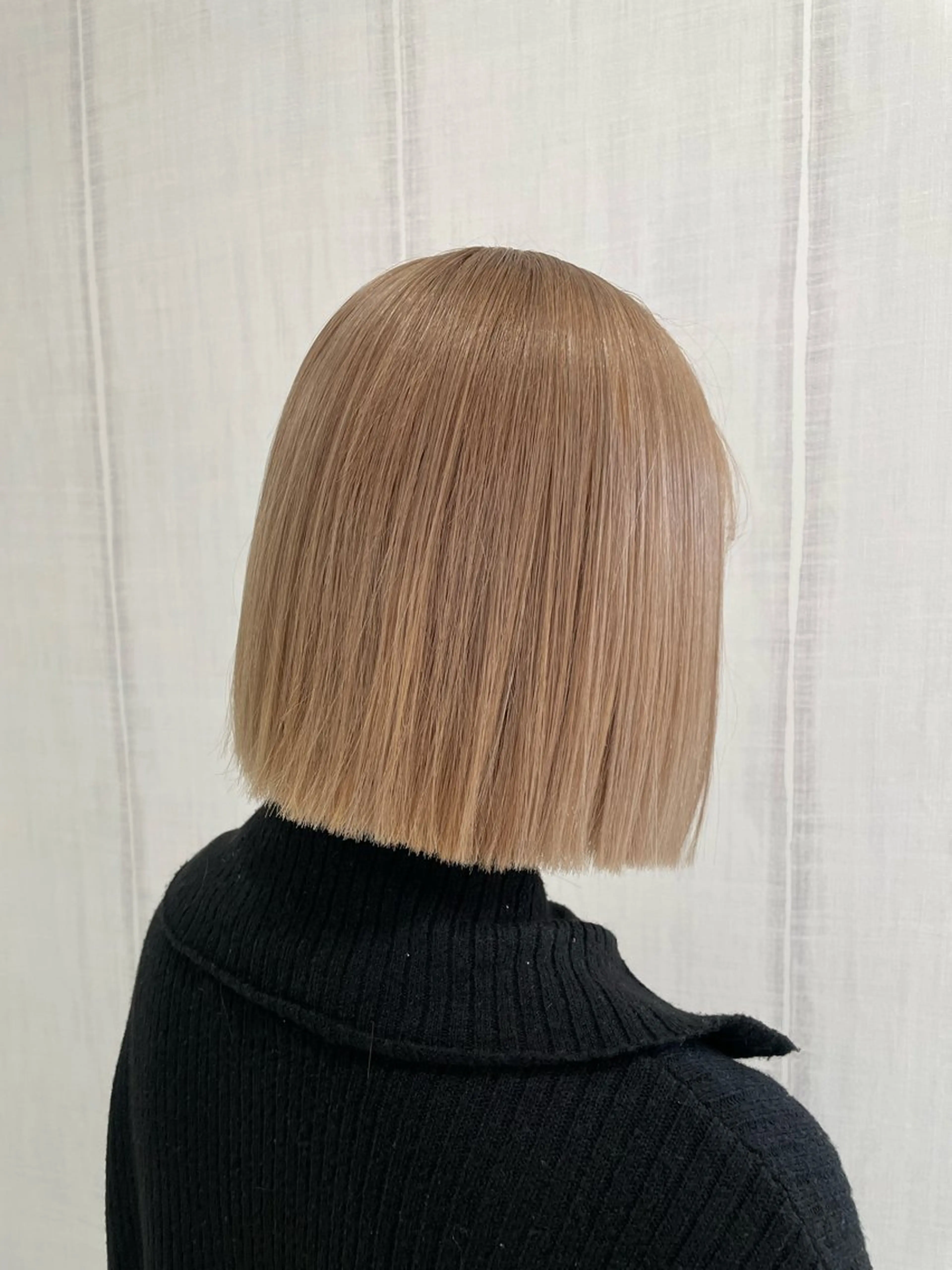 カラー ブリーチ・縮毛矯正 三島佳音のヘアスタイル