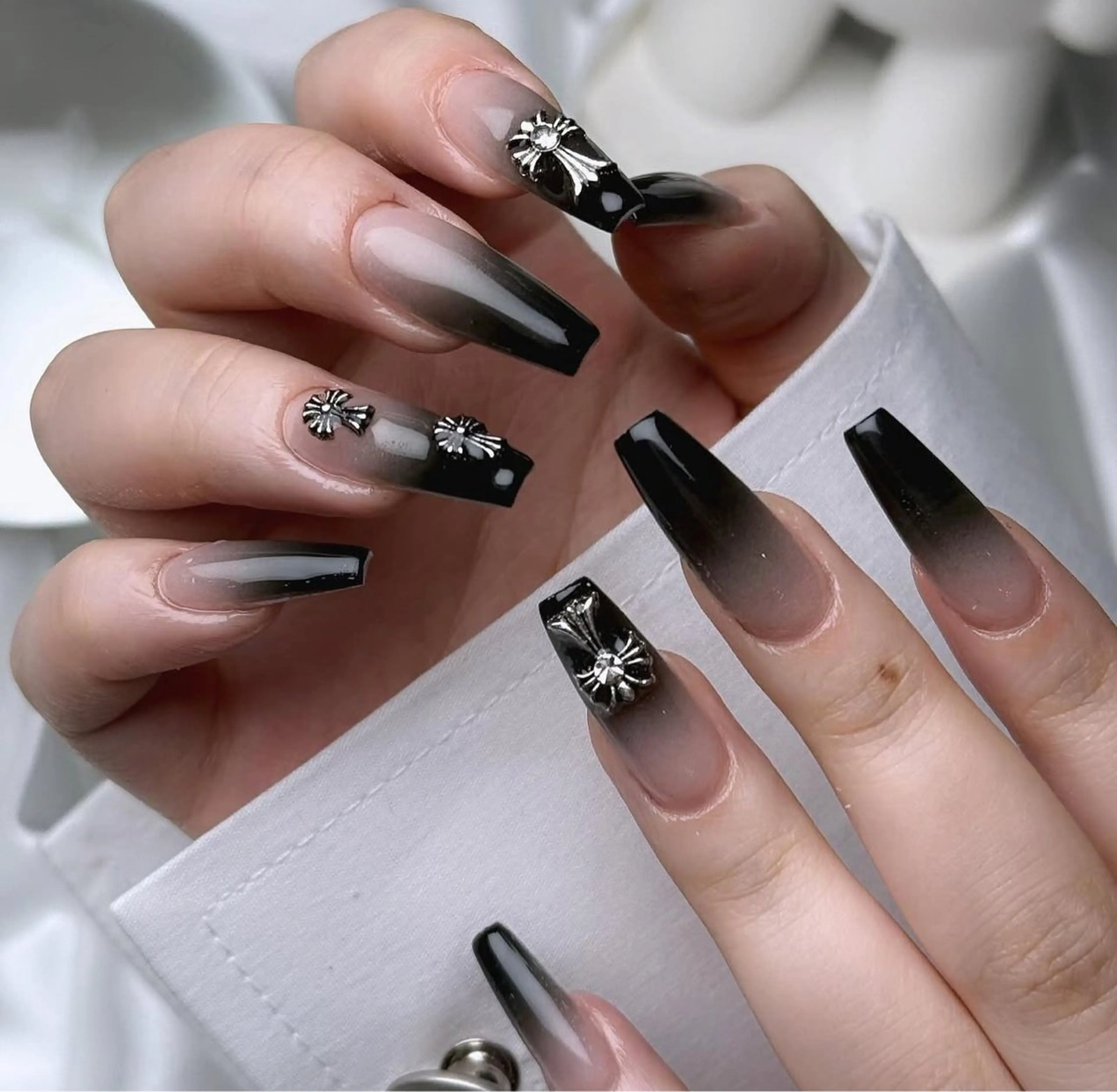 ネイル オーロラネイル フレンチネイル ジェルネイル ハロウィン キラキラネイル H.baby Nail Salonのネイルデザイン