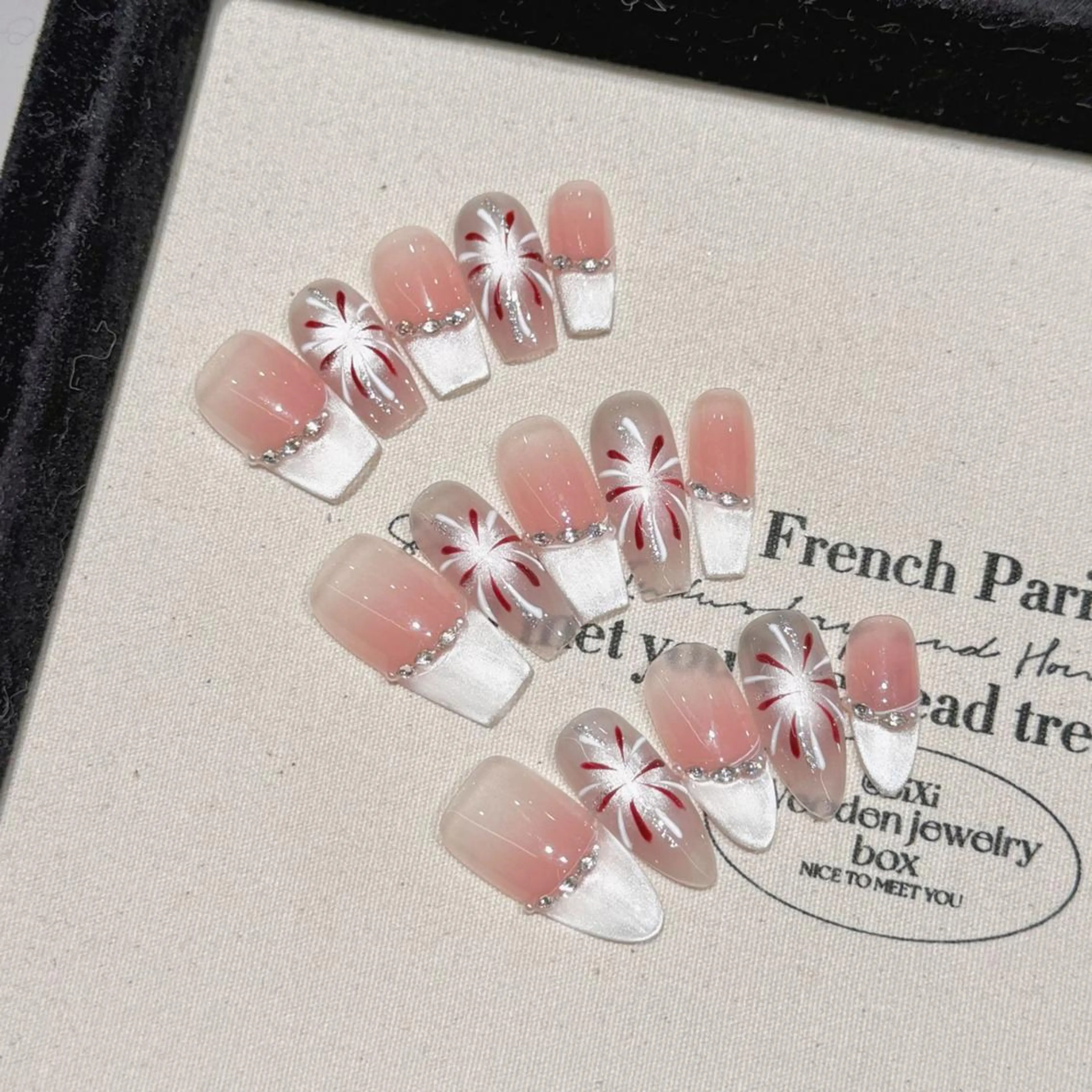 ネイル ジェルネイル ネイルチップ SALLY 🌙のネイルデザイン