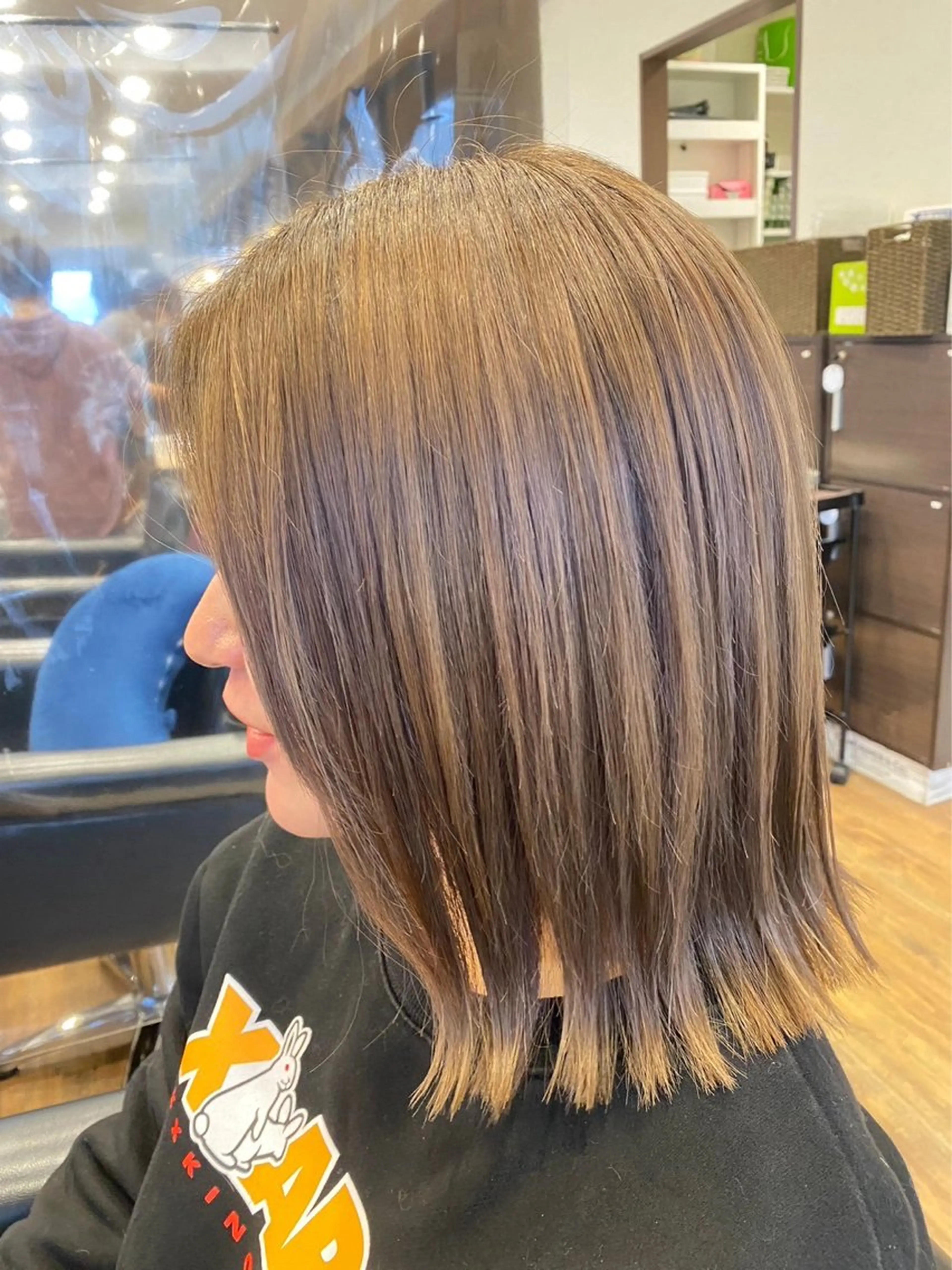 ミディアム カラー ブリーチ カット ヘアカラー 吉川 茉由子のマツエク・マツパデザイン