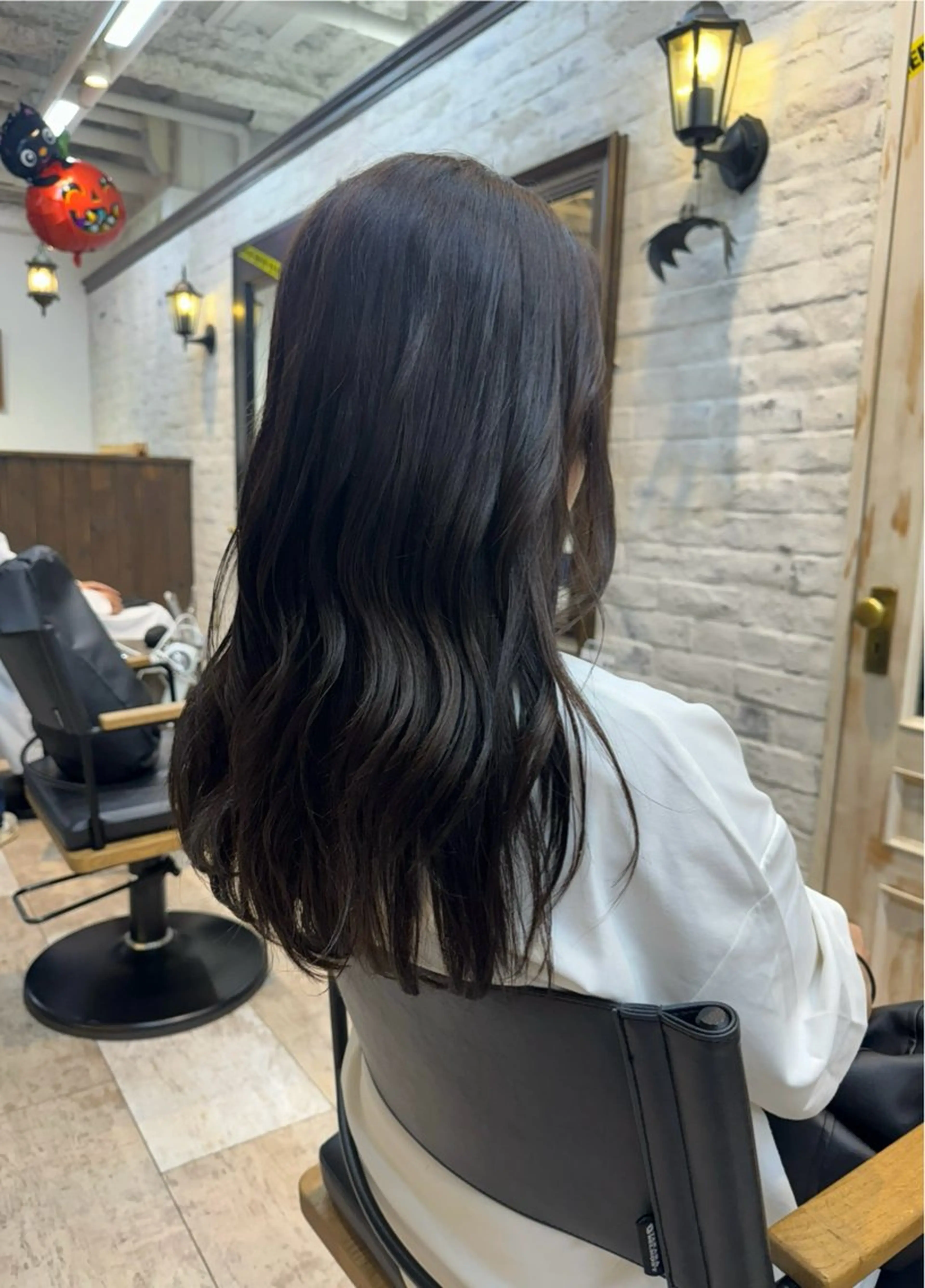 ロング カラー 西出 茉燦のヘアスタイル