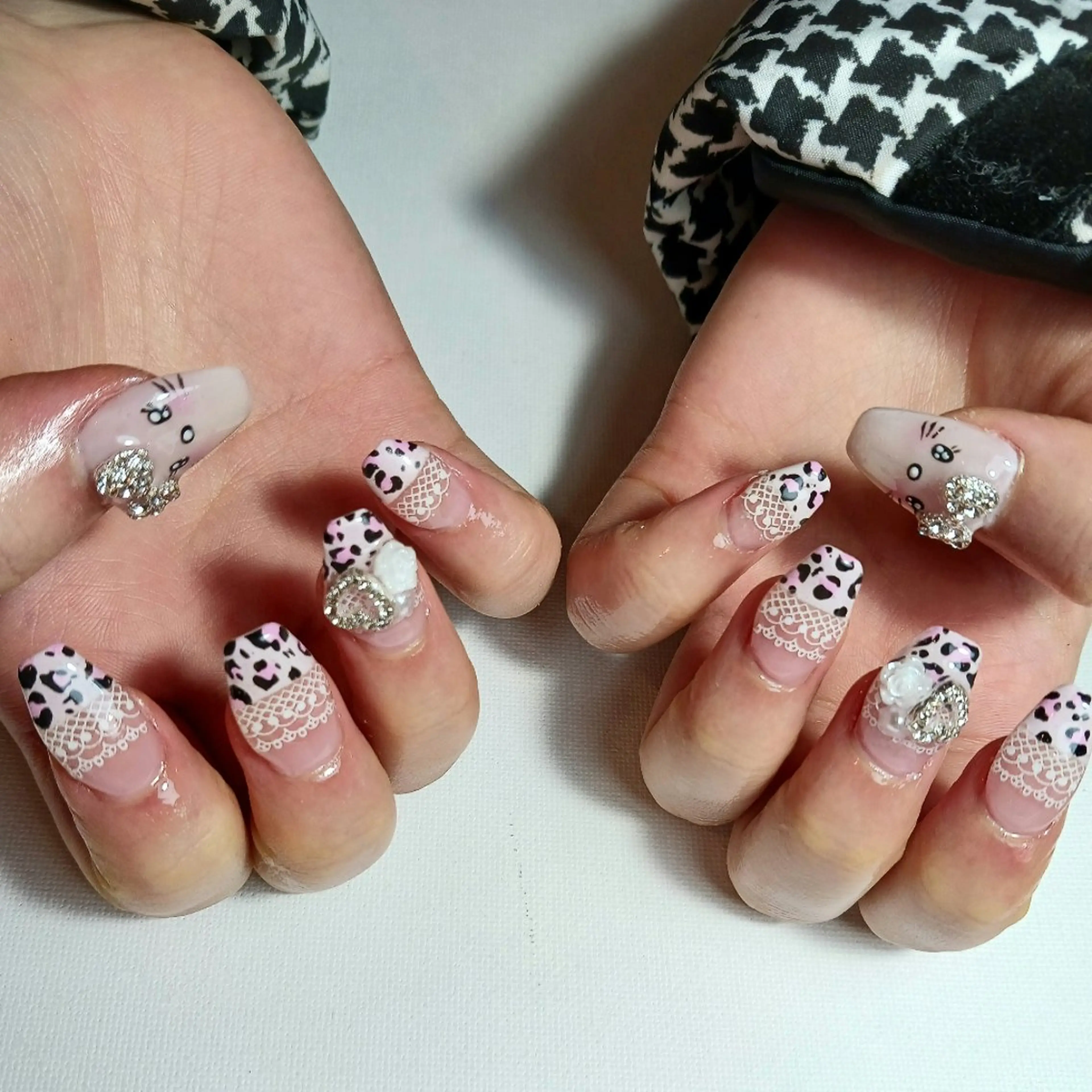 ネイル アニマル柄 フレンチネイル ジェルネイル レース 持ち込み ハンドネイル owlnail /持込みデザイン専門のネイルデザイン