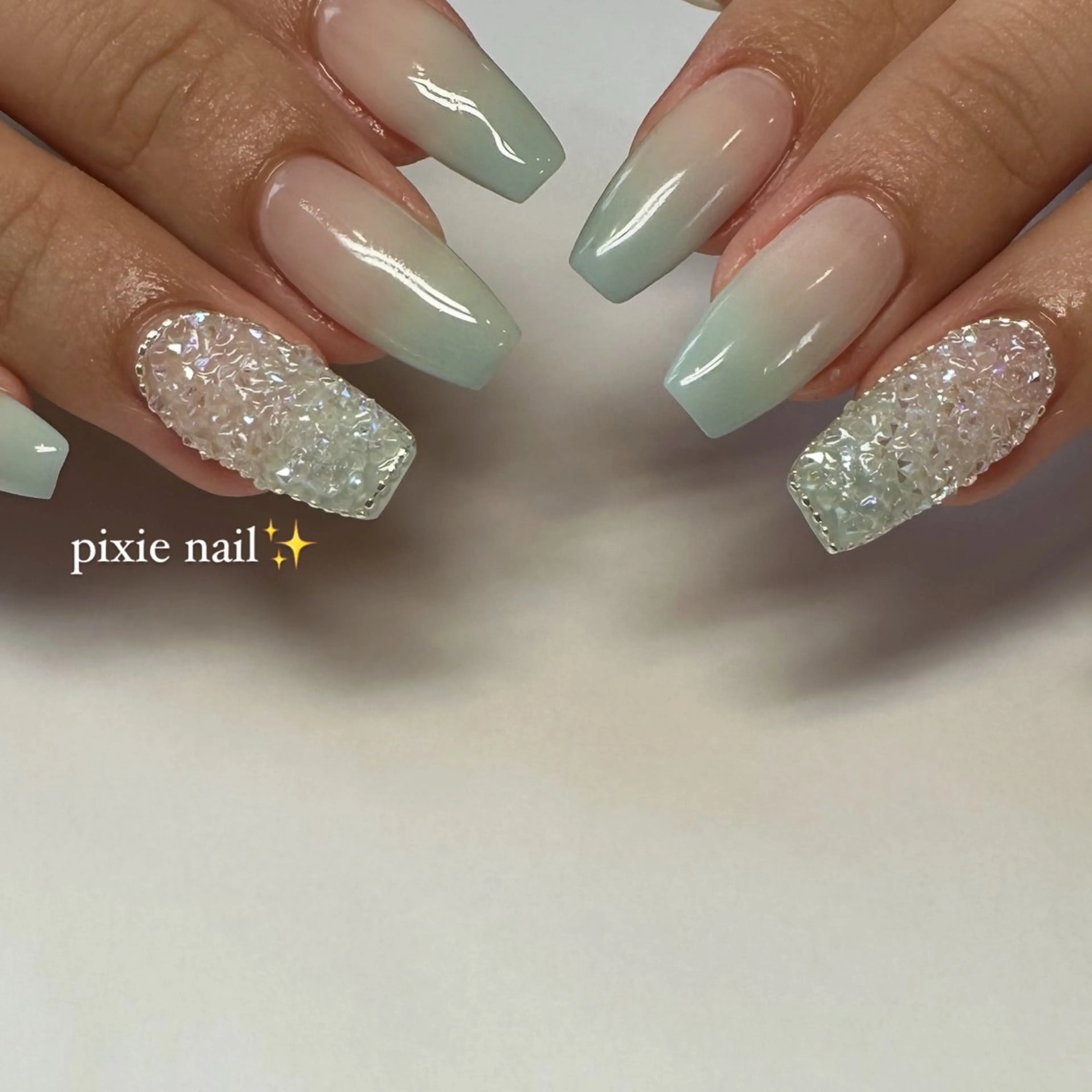 ネイル ハンドネイル 佐藤 穂乃香のネイルデザイン