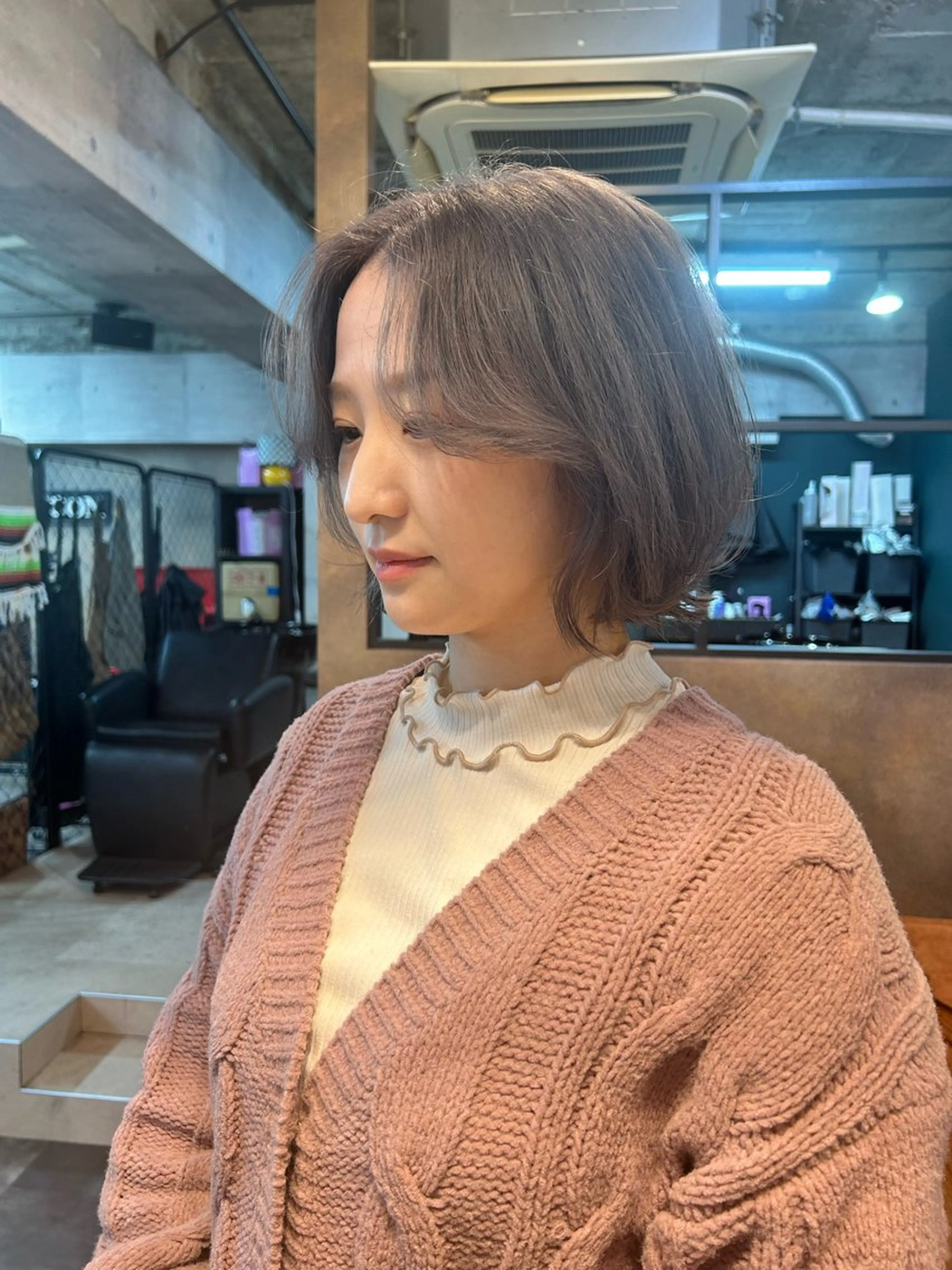 ショート カラー ベージュカラー ブリーチ シルバー シルバーベージュ ボブ kazuki iconのヘアスタイル