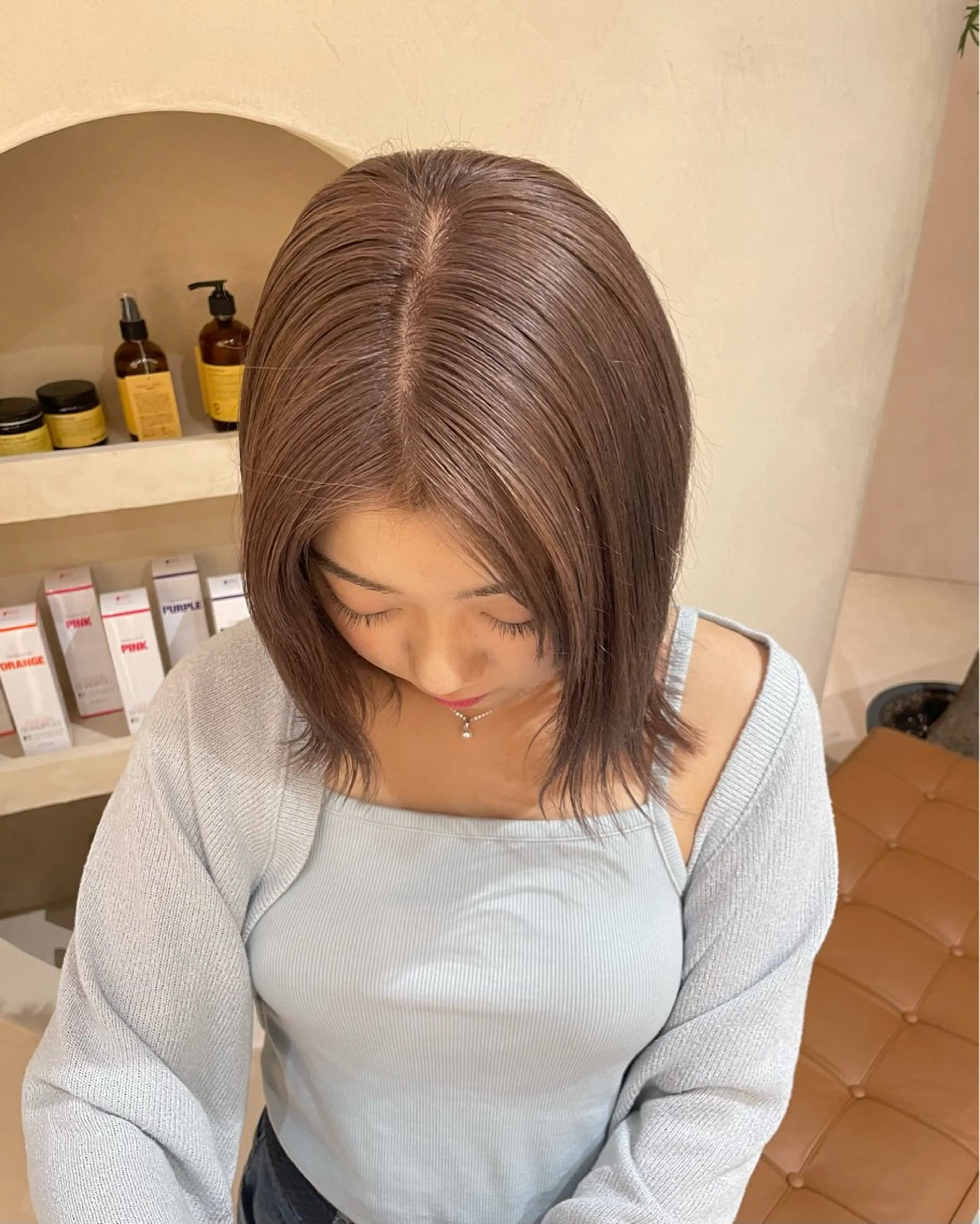 ミディアム Hug👩🏼‍🦱 ハイトーンボブのヘアスタイル