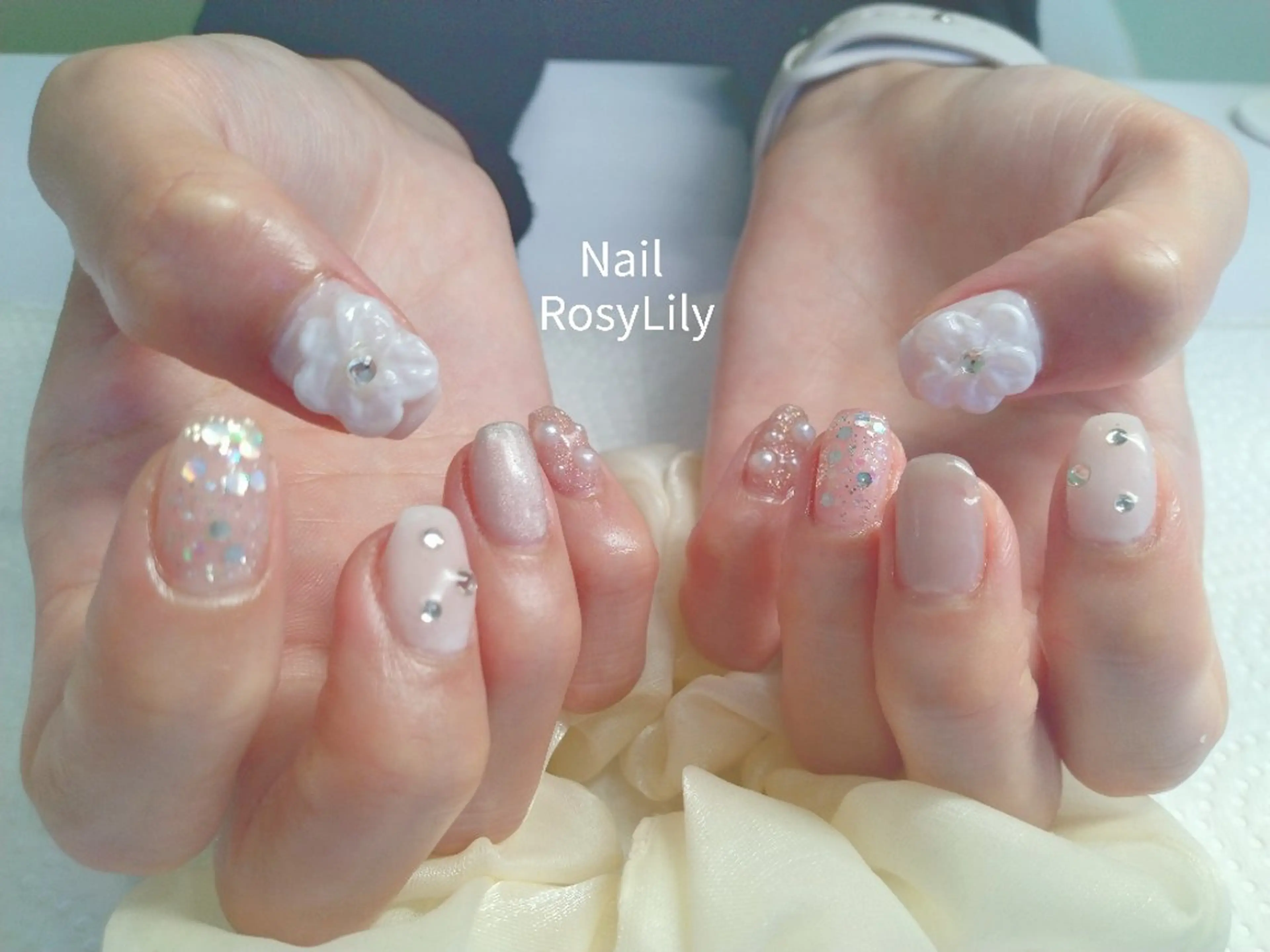 ネイル ホワイト ハンドネイル プライベートサロン Rosy Lilyのネイルデザイン