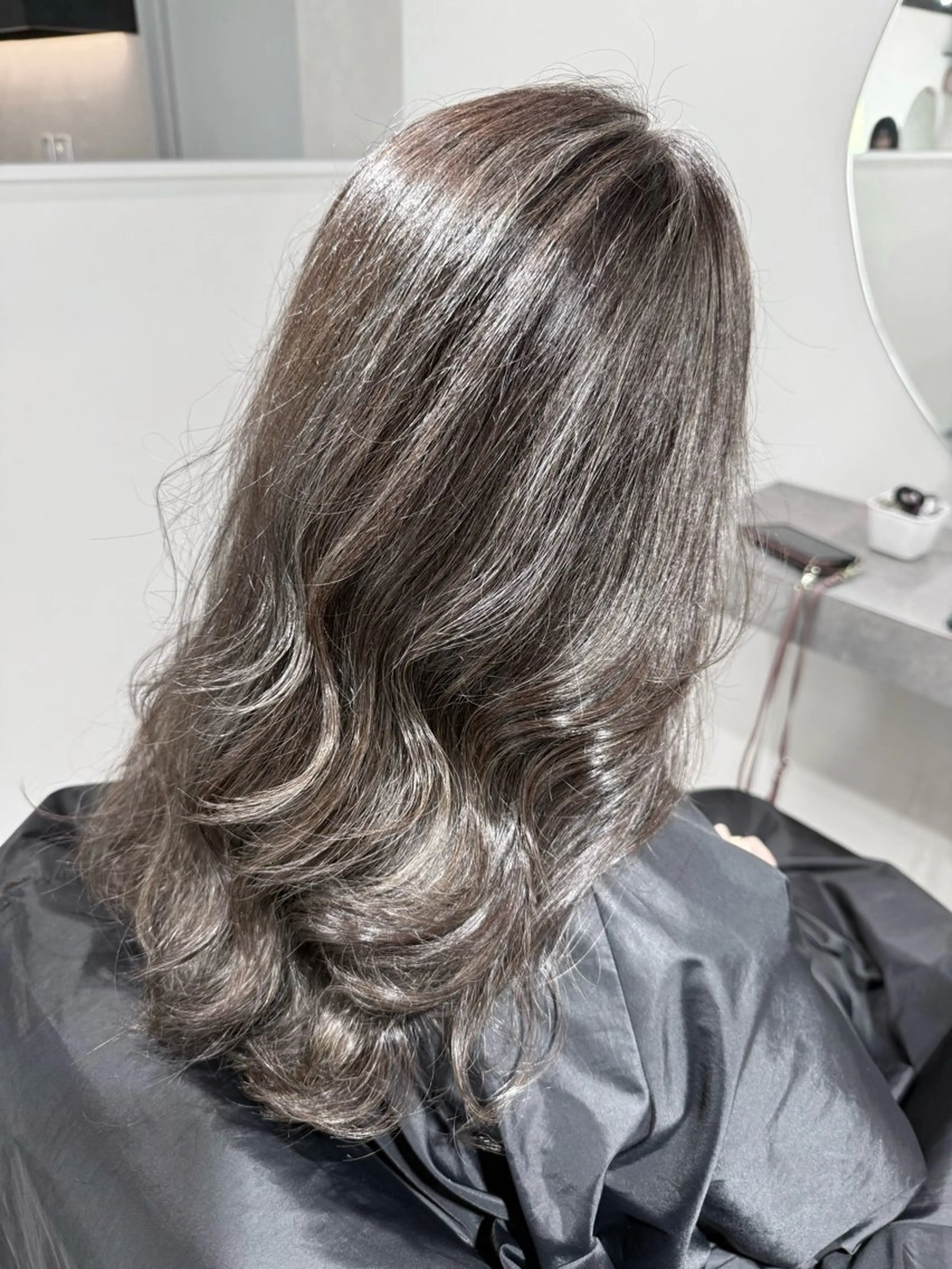 ロング カラー ヘアカラー トリートメント 脱白髪染め美容師 竹内涼乃のヘアスタイル