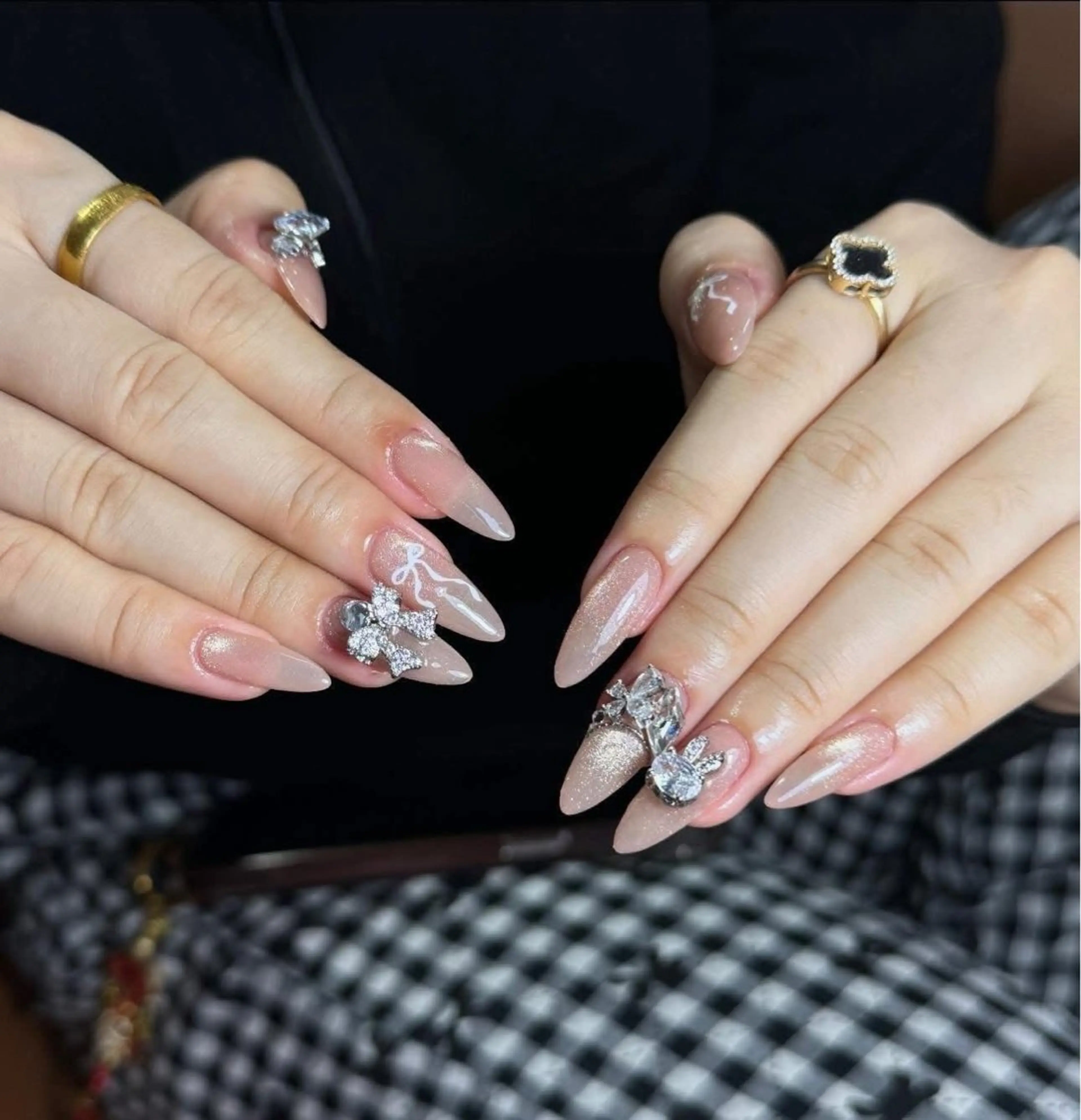 ネイル チークネイル フレンチネイル グラデーション キラキラネイル 韓国ネイル Minette nailHuongのネイルデザイン