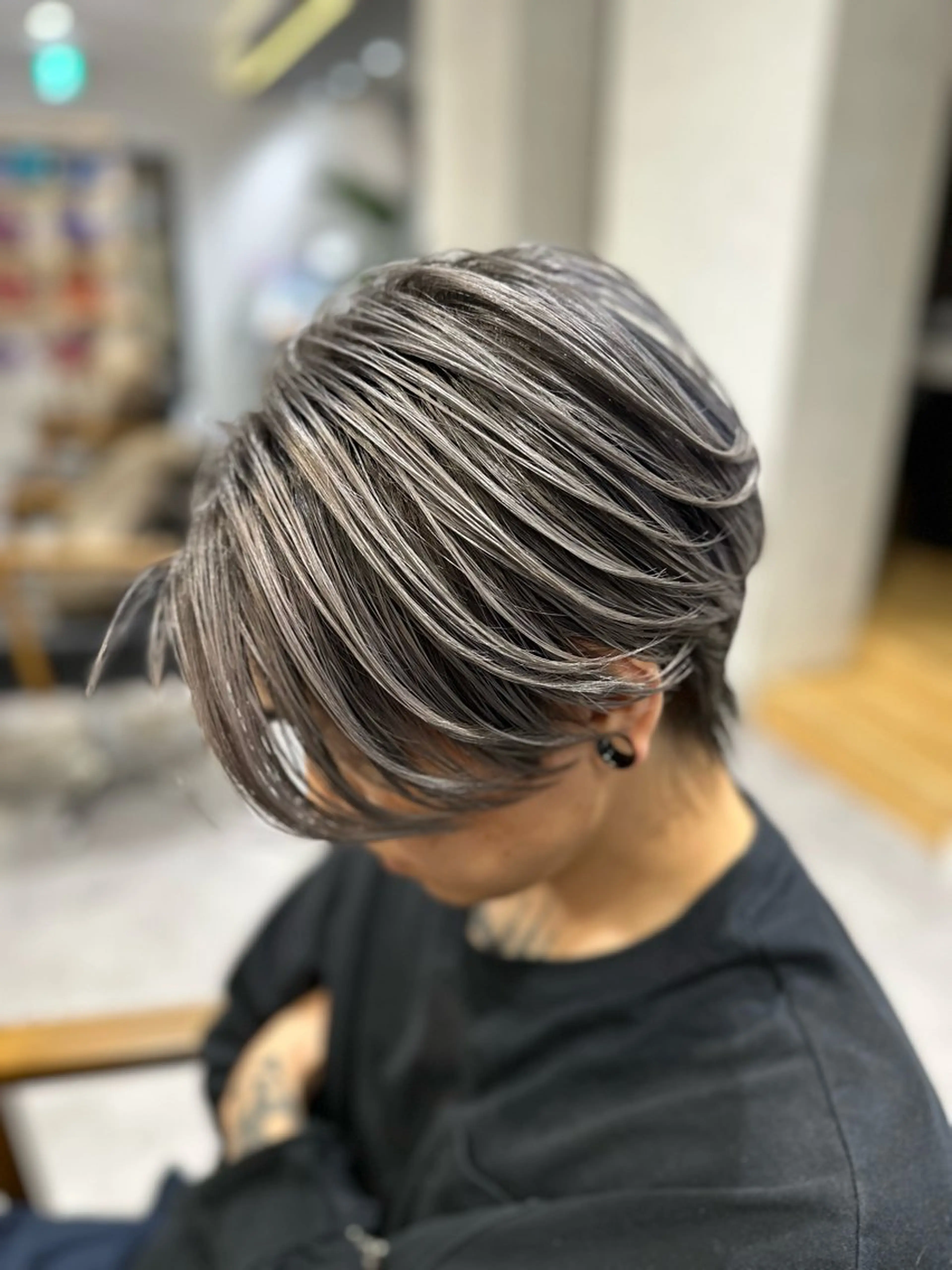 ショート メンズ メンズバレイヤージュ メンズブリーチ 外国人風カラー レイヤーカット アダチ コウスケのヘアスタイル