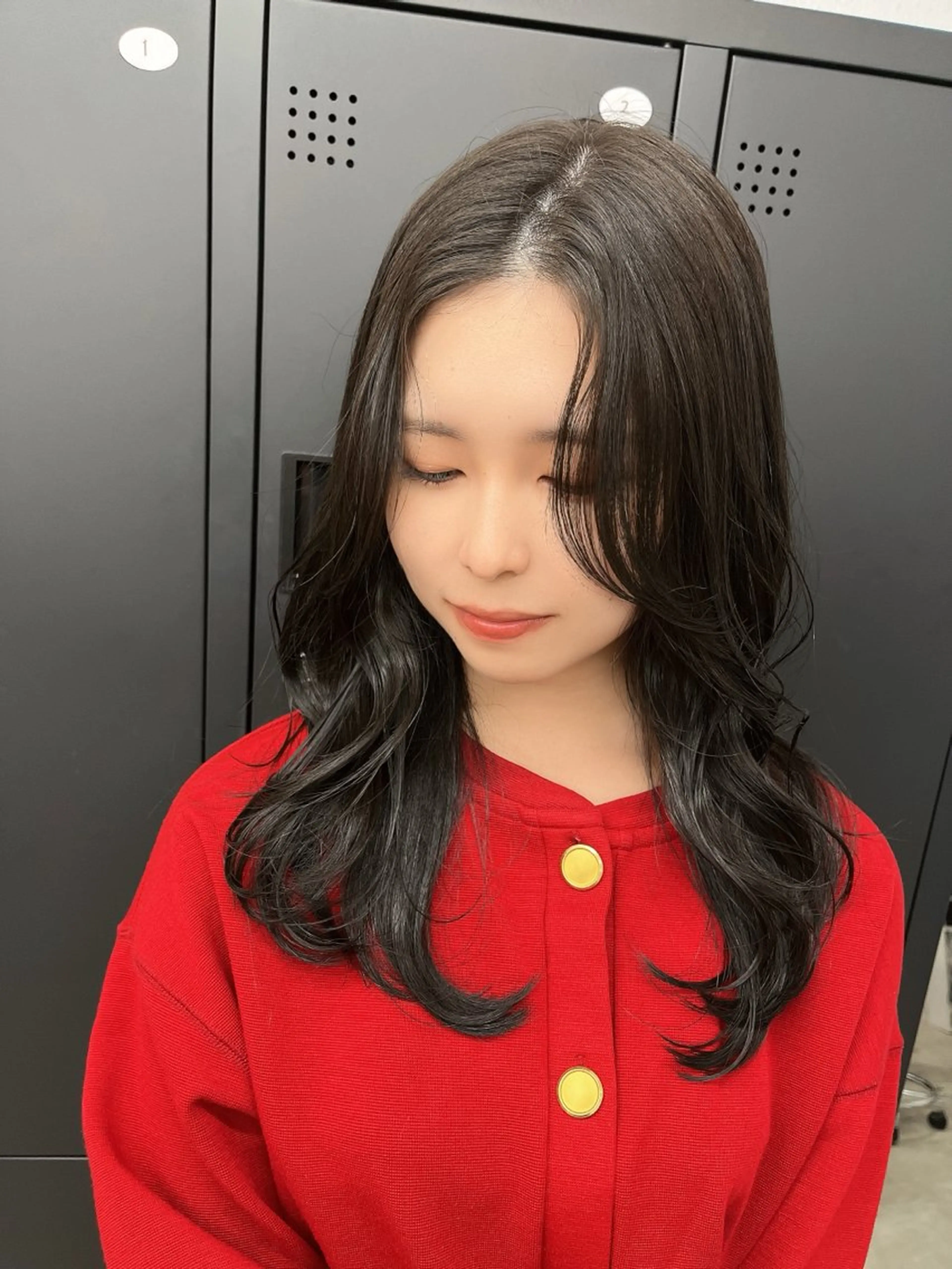 セミロング カラー RU RIのヘアスタイル