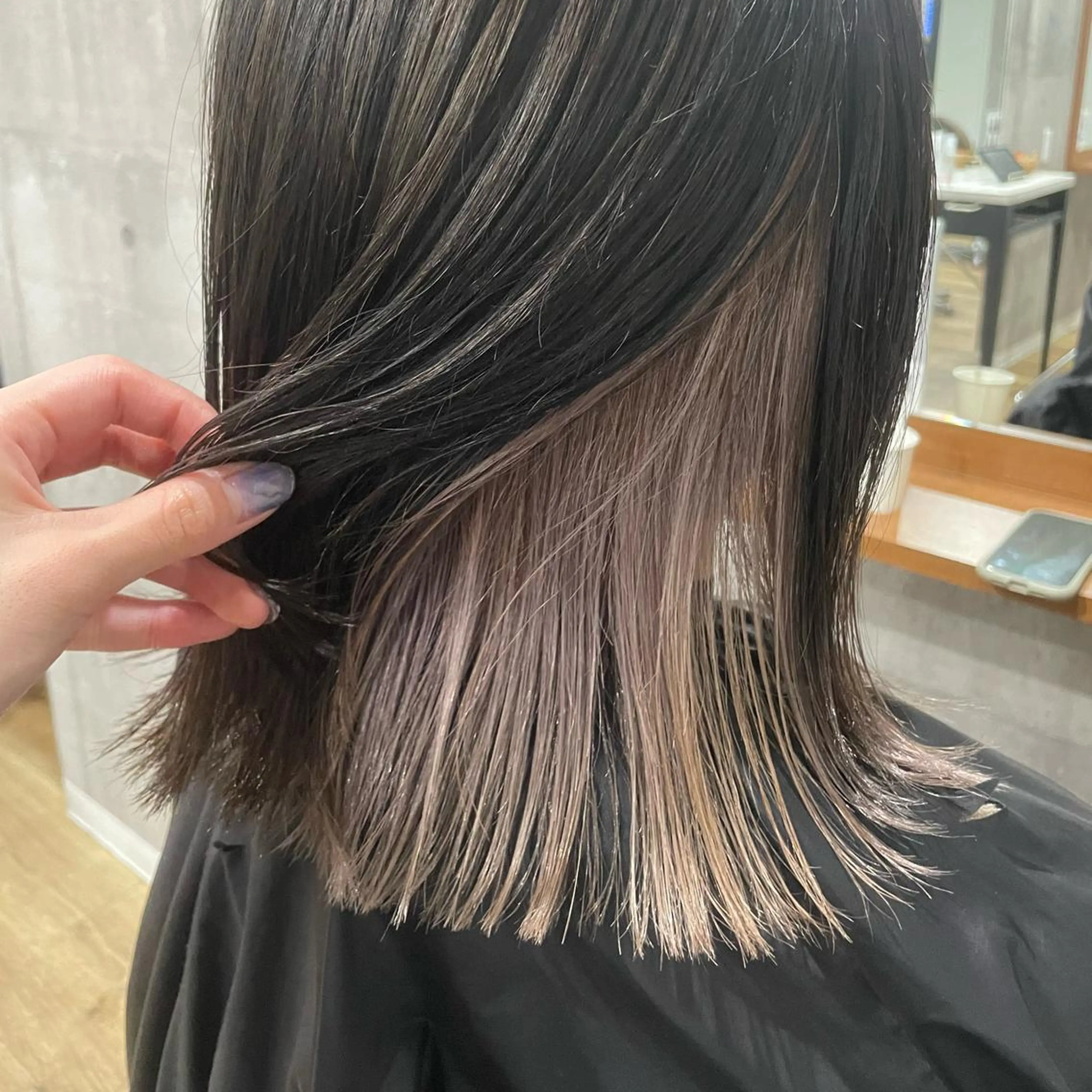 ミディアム カラー インナーカラー KA SU MIのヘアスタイル