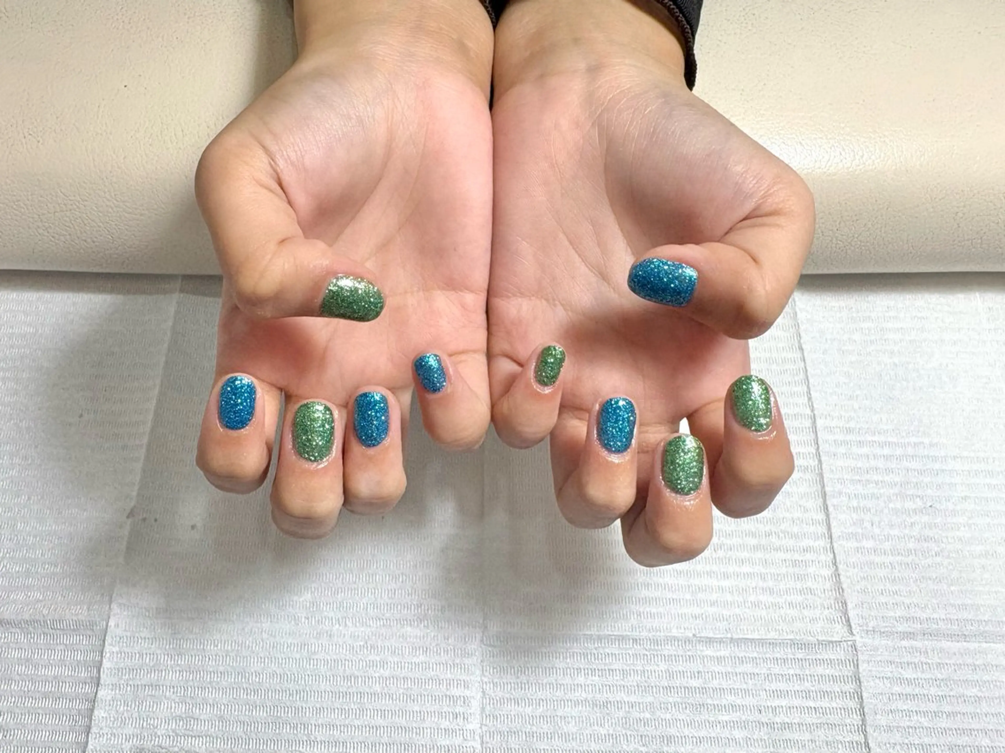 ネイル グリーン キラキラネイル ラメ(グリッター) 水色 アッカスタイル 髙萩萌愛のネイルデザイン